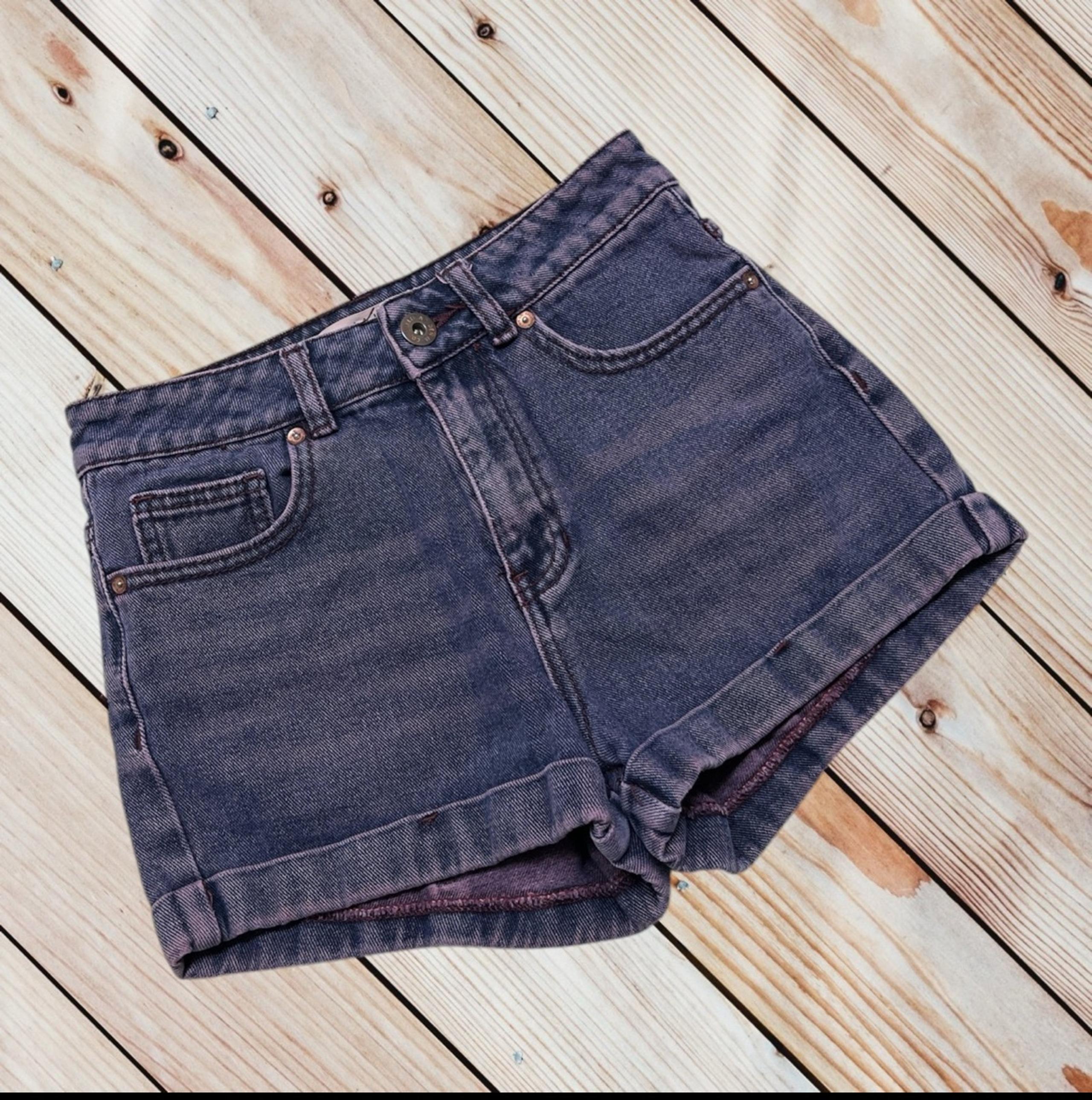 Bullhead Denim size 1 acid washed purple mom shorts