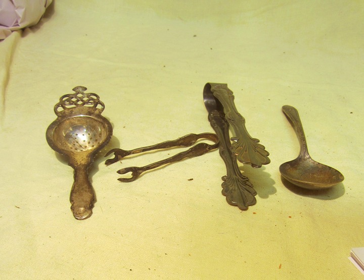 VTG 4 PC METALWARE, GREAT FOR A BAR, OR USE SEPERATELY