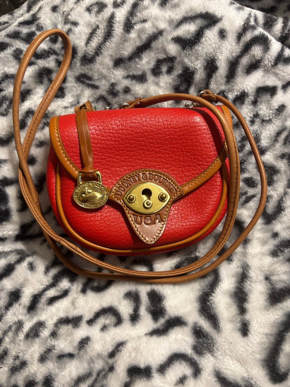 Super Rare Dooney RED/British Tan R74 Cavalry Belt Bag Mint with coin pouch