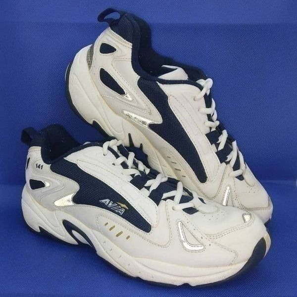 AVIA 141 Men's Pre-owned White and Blue Athletic Sneakers - sz. 8 1/2