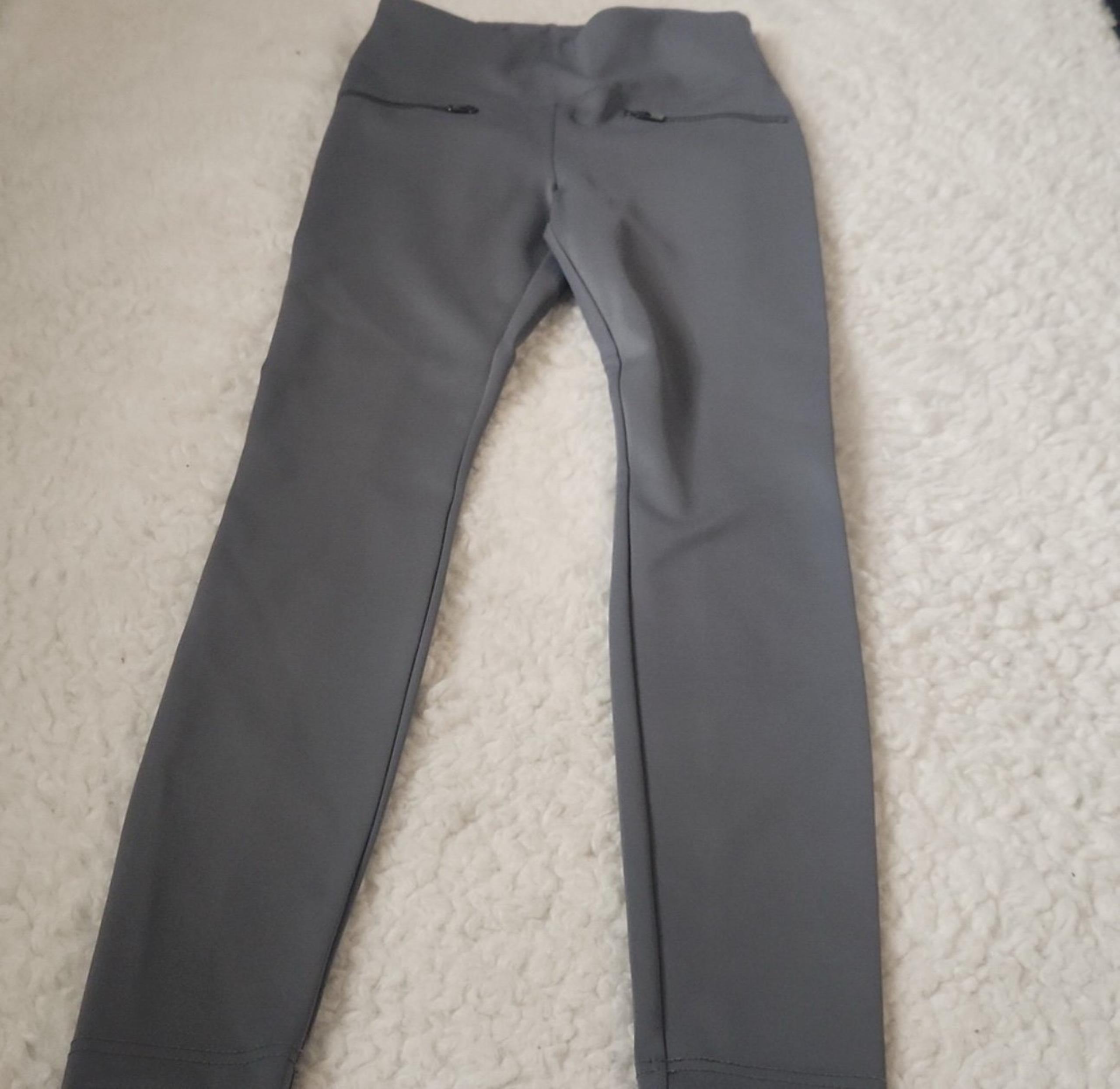 WHBM Women’s Scuba Knit Runway Gray Leggings //SZ: 6 - White House Black Market
