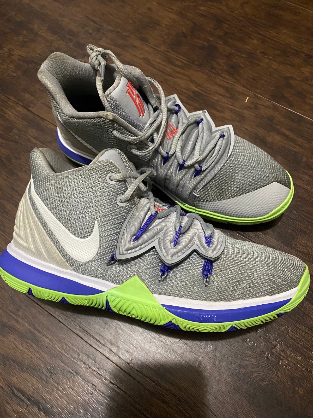 CLEAN Nike Kyrie 5 Wolf Grey size 8.5 Womens shoes