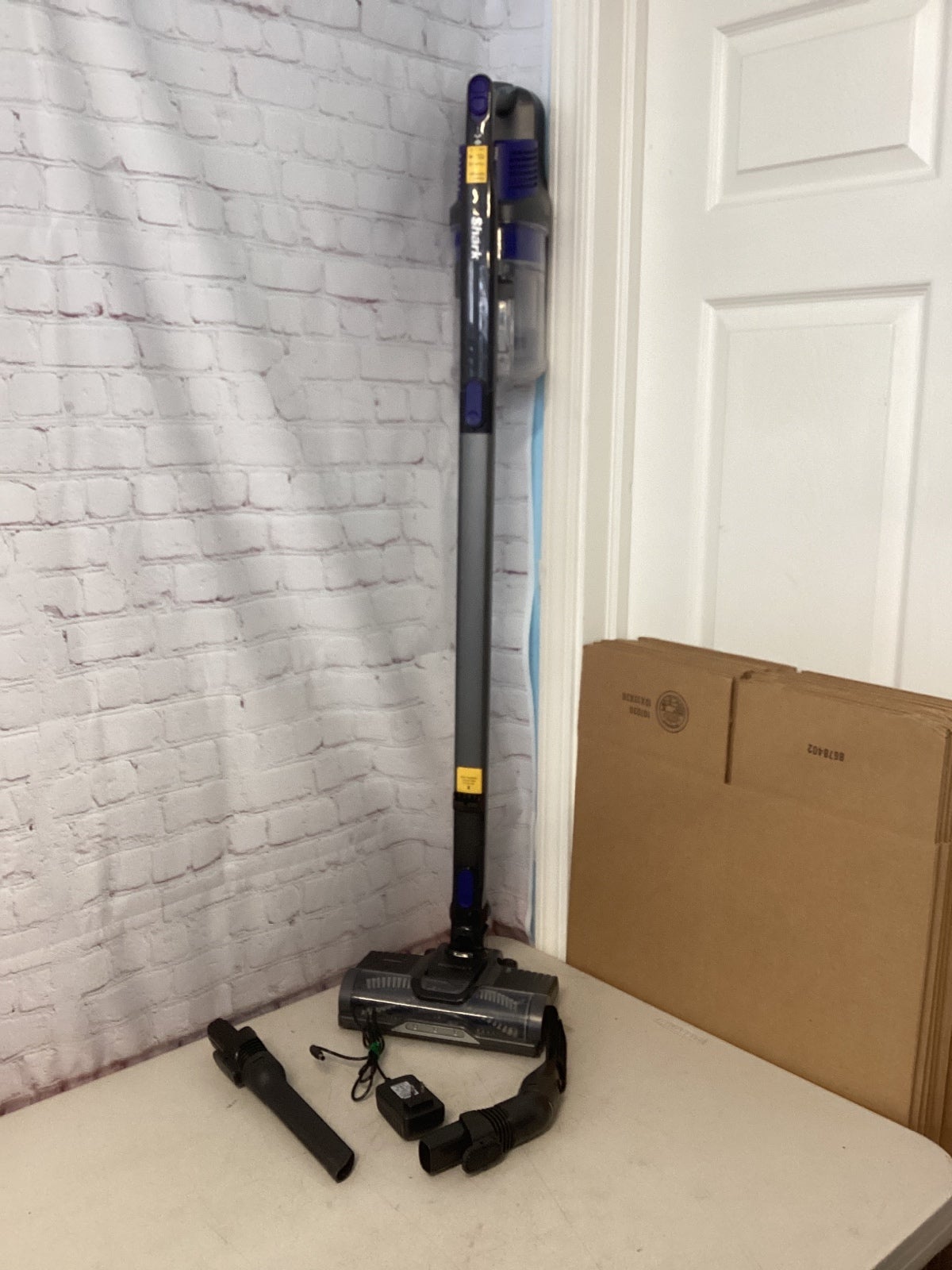 Shark cordless rocket stick vacuum cleaner