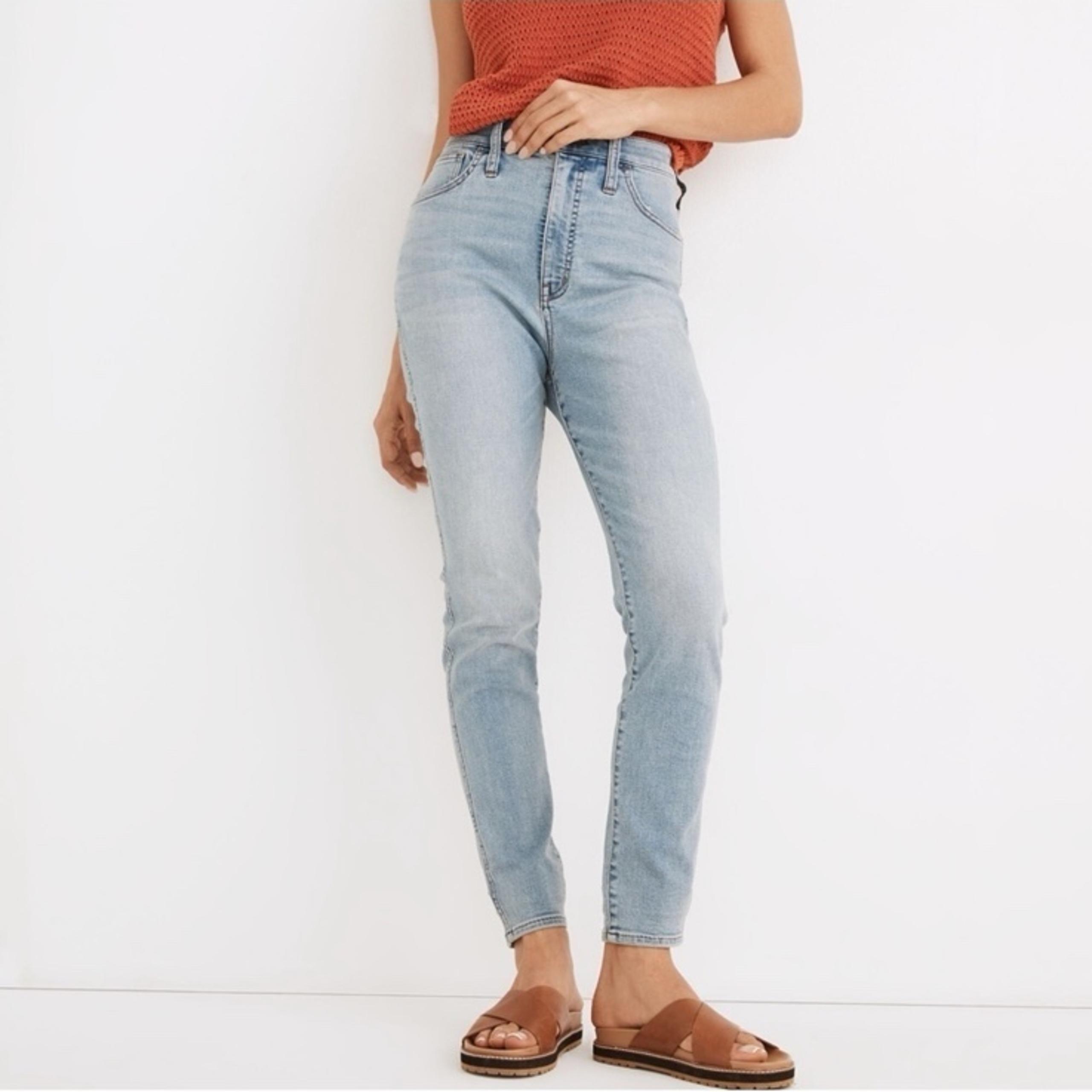 Madewell Curvy Roadtripper Authentic Jeans Cadwell Light Wash Size 23 Women’s