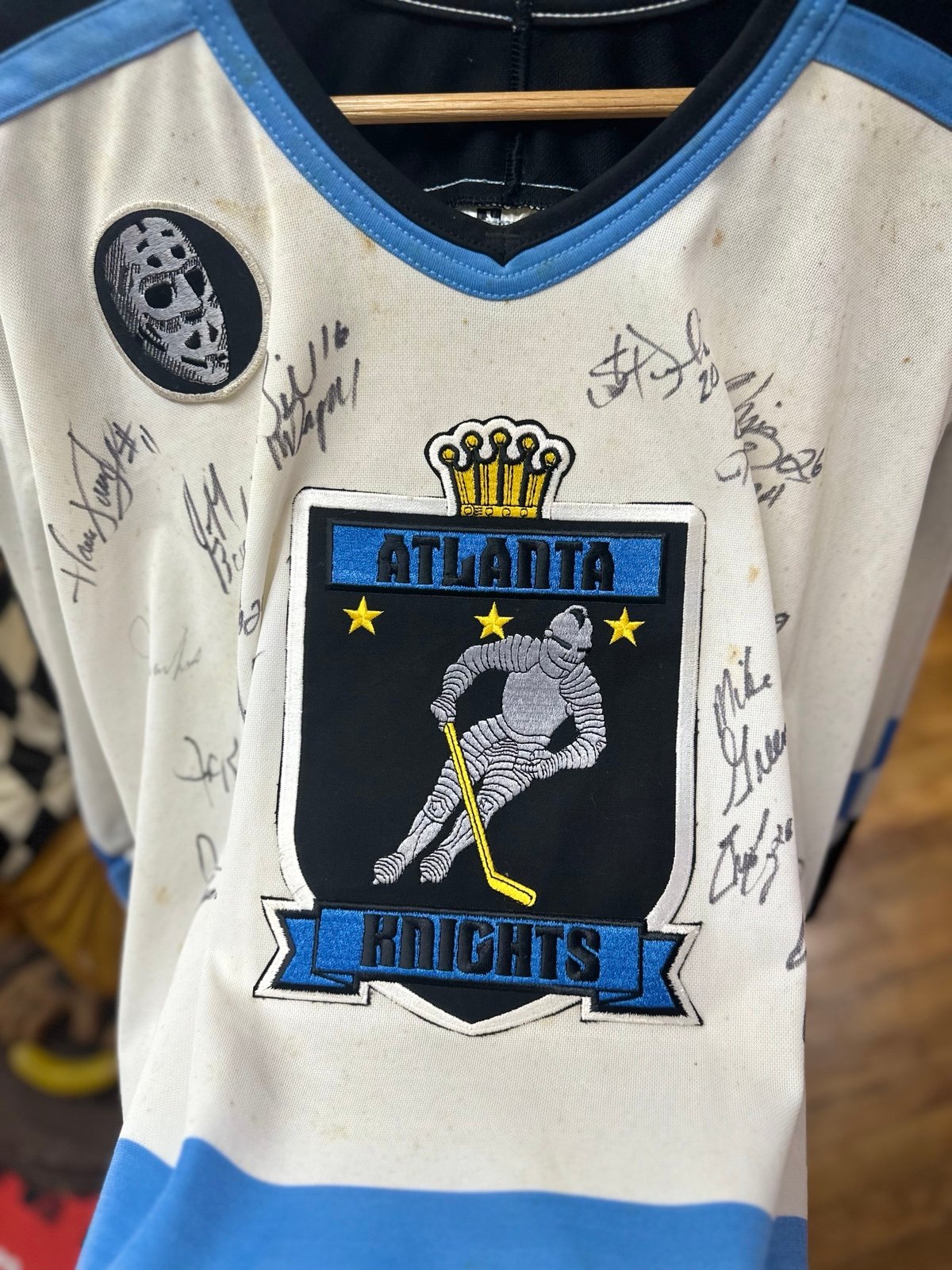 Super RARE ATLANTA KNIGHTS JERSEY SIGNED BY ENTIRE TEAM FOR FAREWELL GAME!!