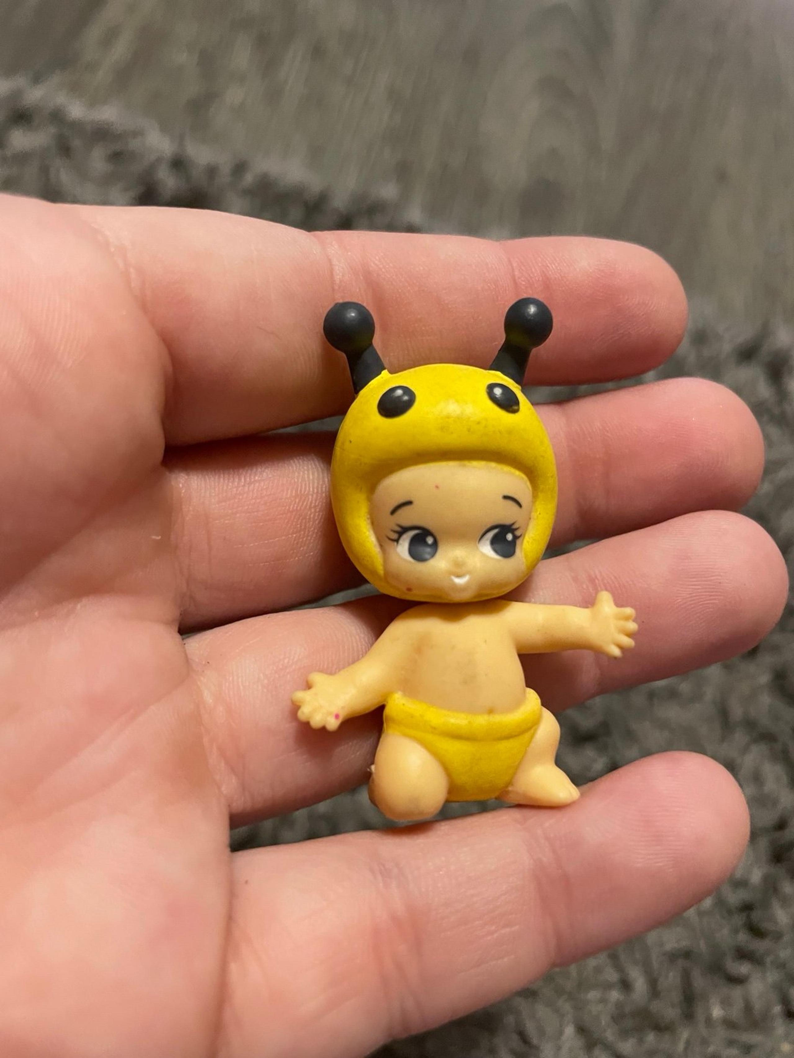 Twozies mini figure
