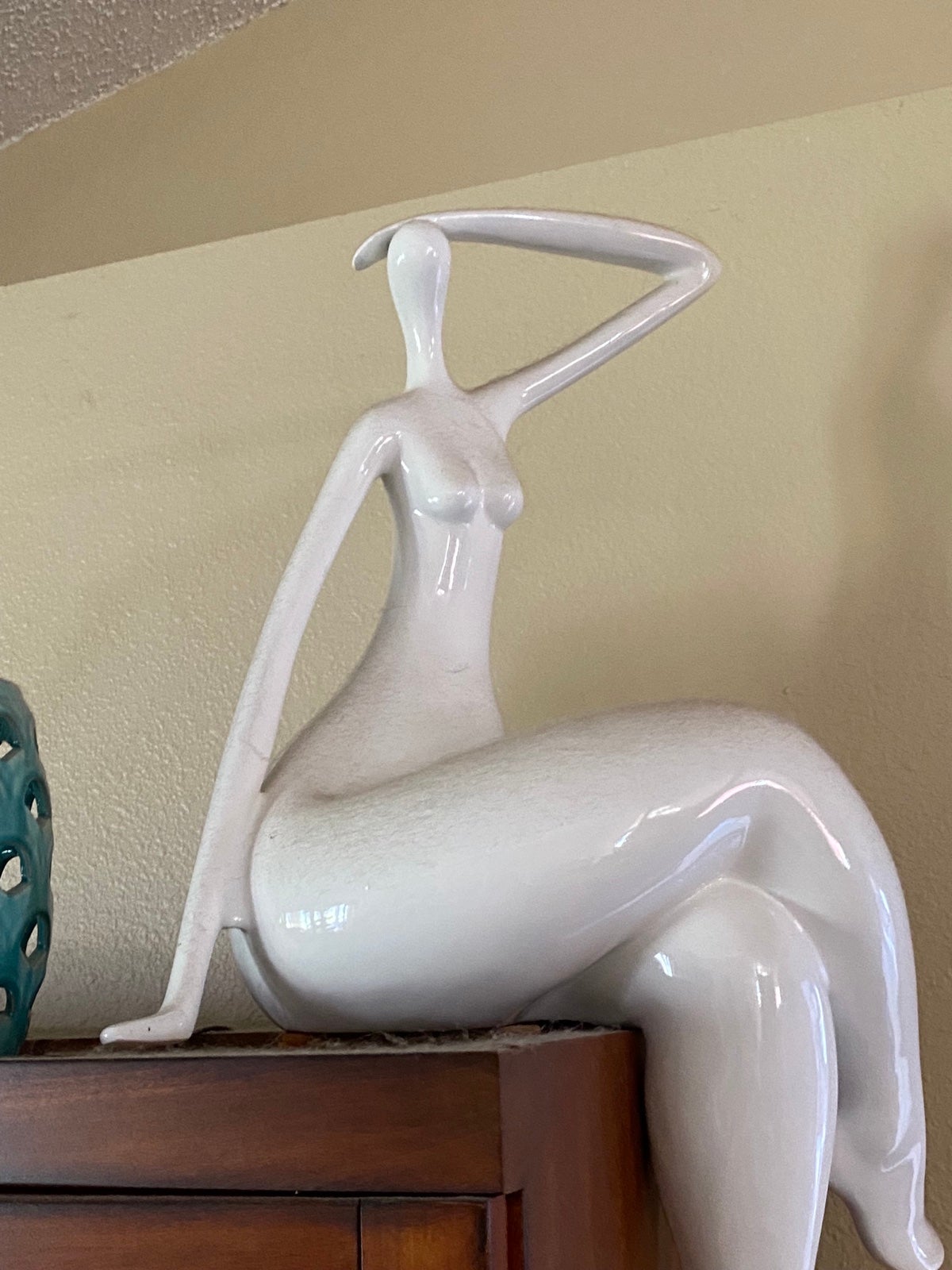 Sculpture Sitting Woman Pose