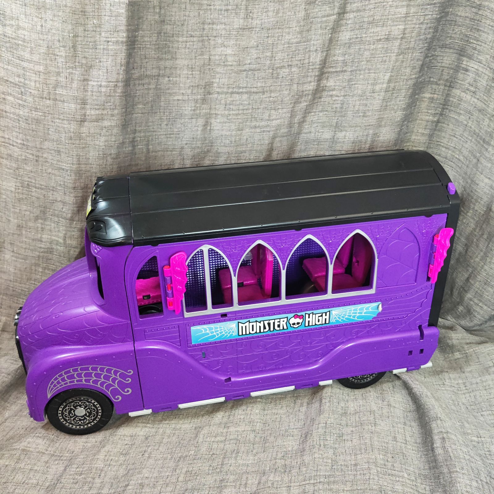 Monster High Purple Deluxe School Bus |