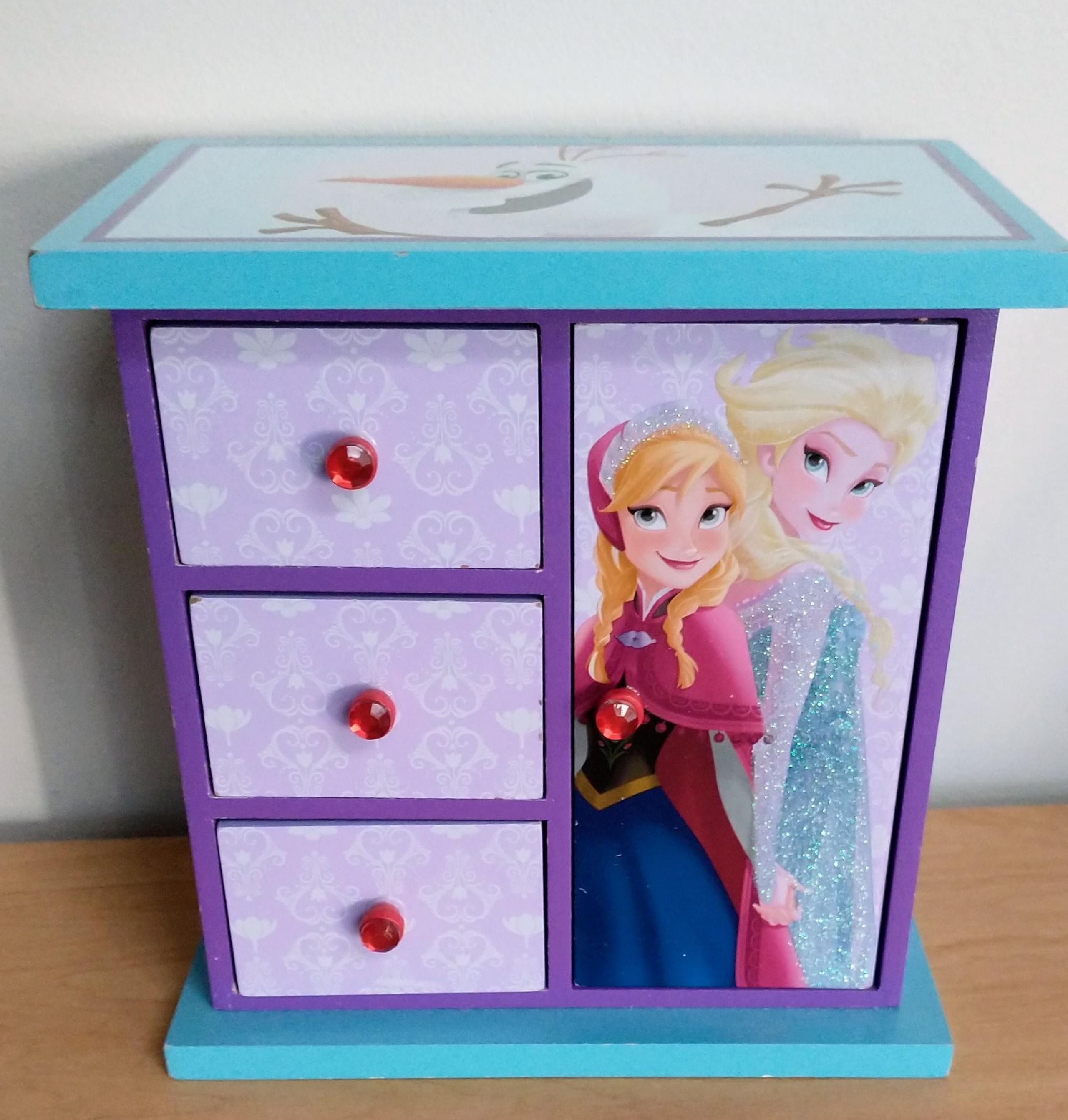 Disney's Frozen Wardrobe Jewelry Box