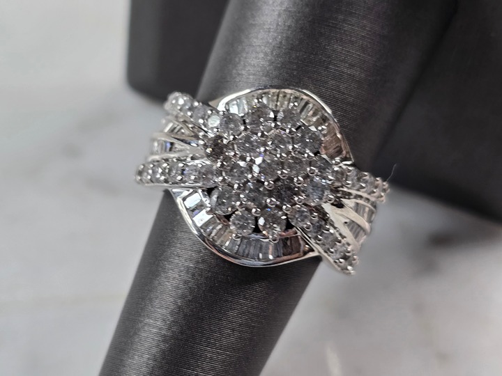 Womens Vintage Estate 10k White Gold Diamond Ring 7.5g E6234