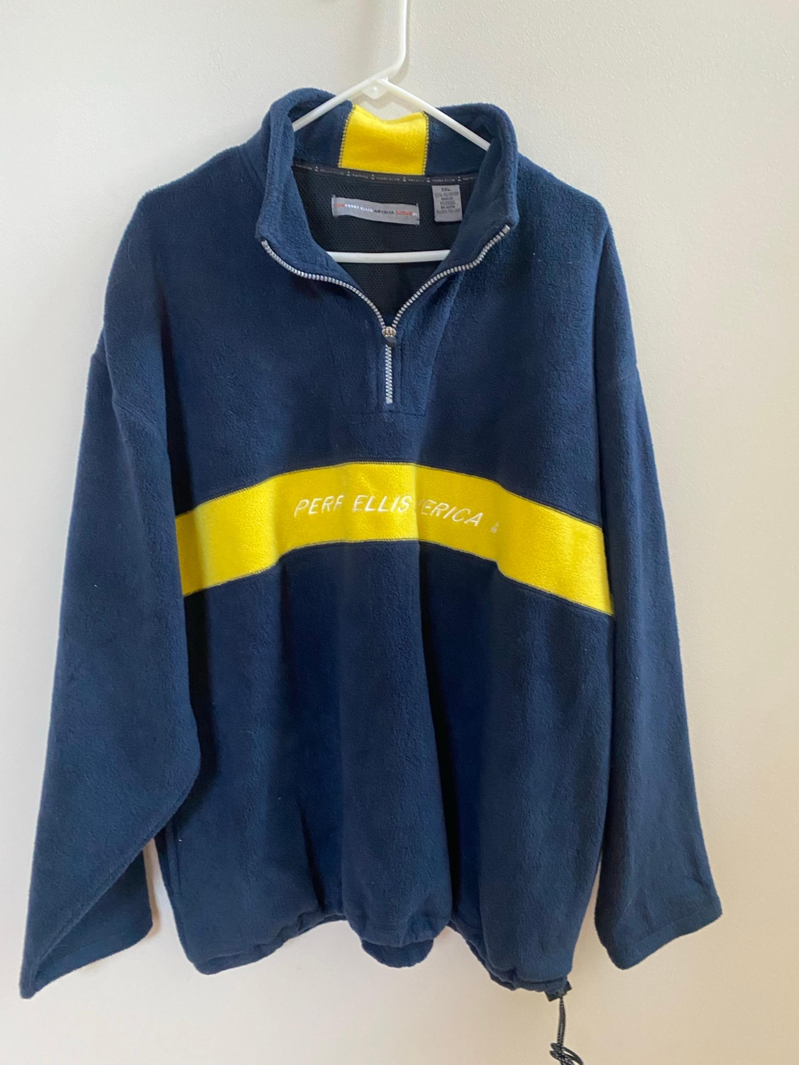 Perry Ellis America Active
Spellout Fleece Pullover 1/4 Zip
Yellow Navy Blue XXL