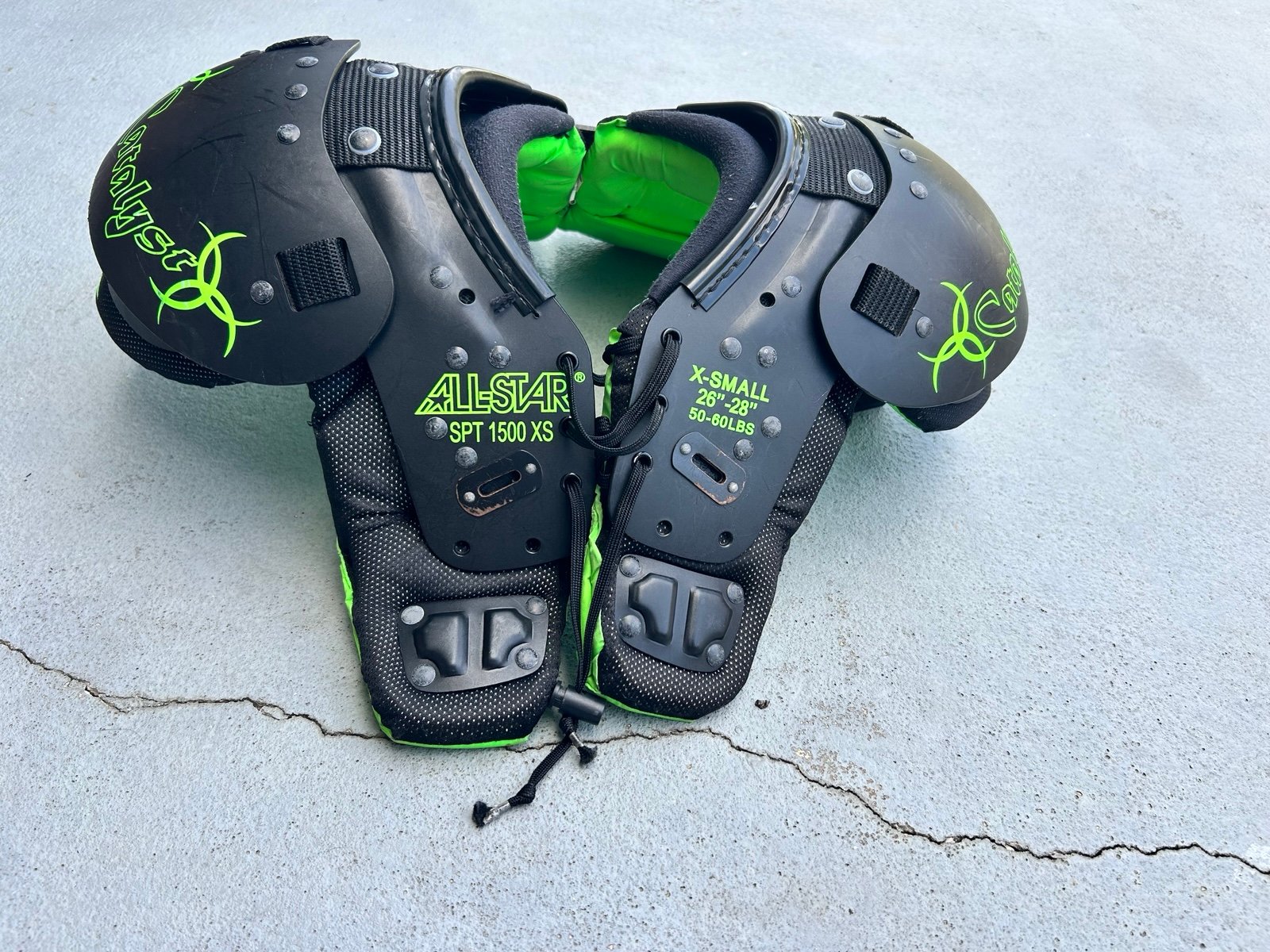 All-Star Catalyst STP-1500 Football-shoulder Pads 50-60 lb Youth X-Small 26”- 28