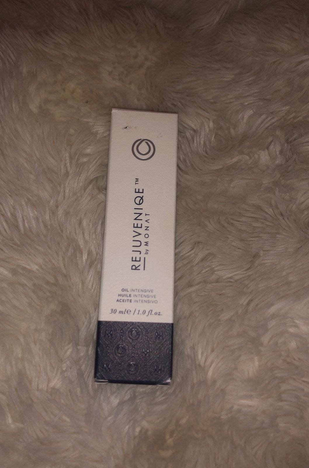 Monat Rejuveniqe Oil