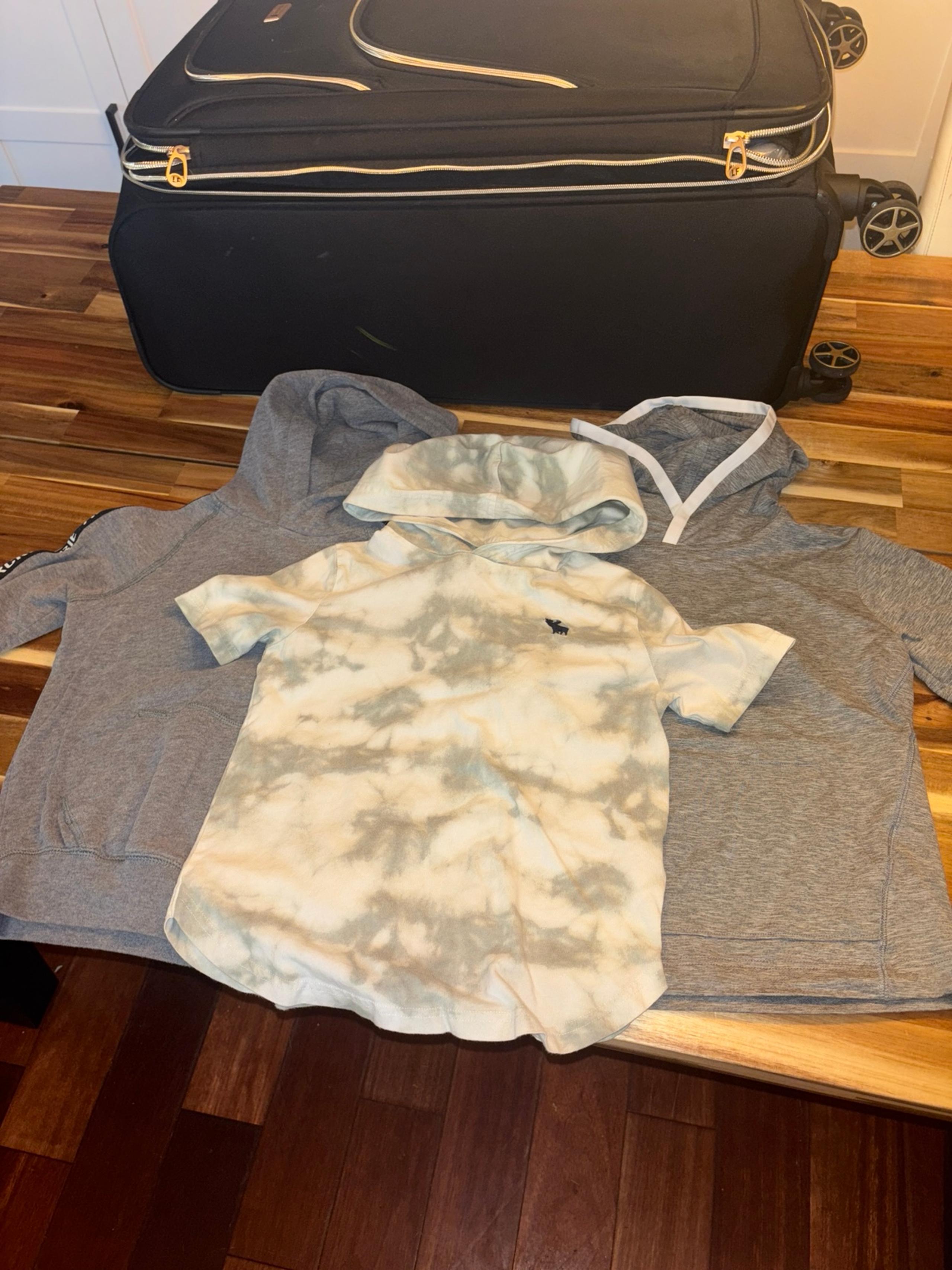 Abercrombie Kids 7/8 Bundle of 3 Short Sleeve Hooded Shirts - Read Description