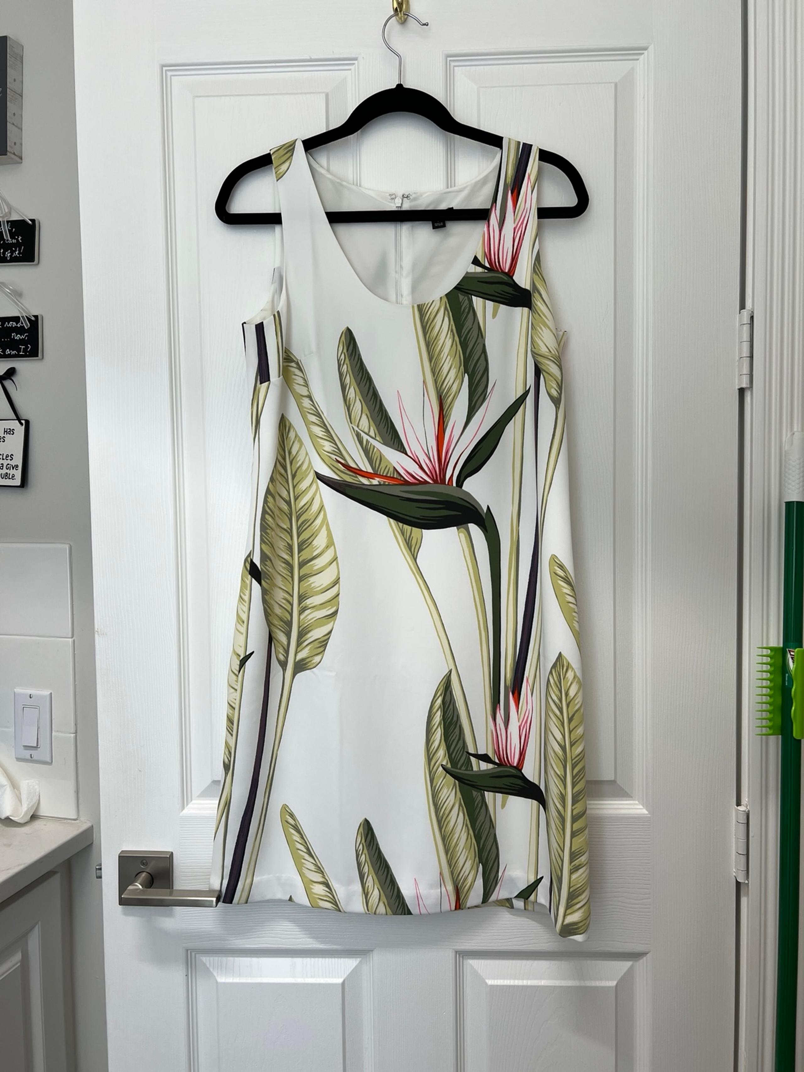 Ann Taylor dress sleeveless A line lined mid length