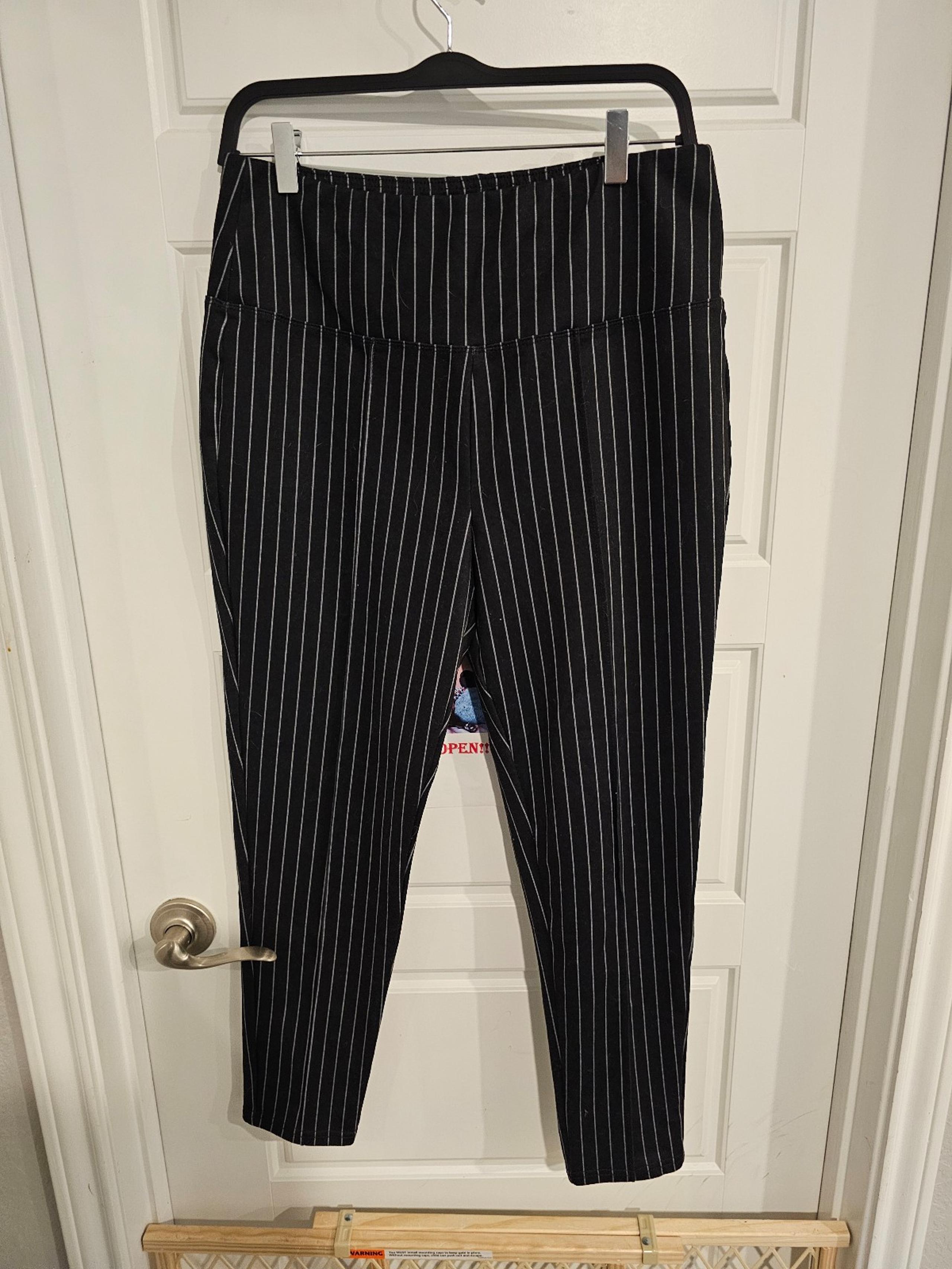 No boundaries black dress pants