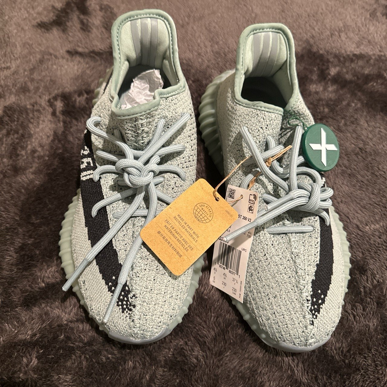 Yeezy Boost 350 v2 salt size 5 M