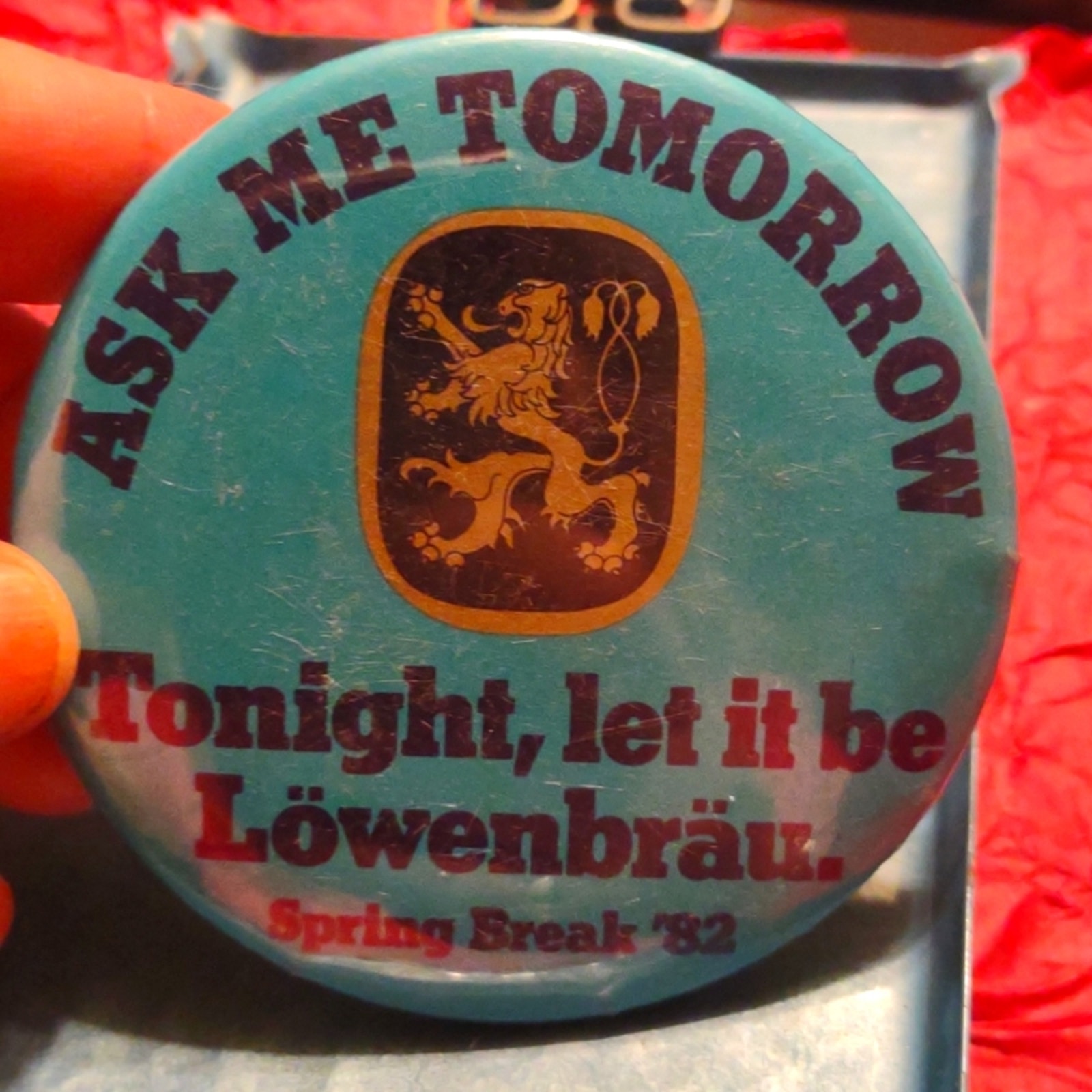 Löwenbräu Beer Vintage Pinback 1982