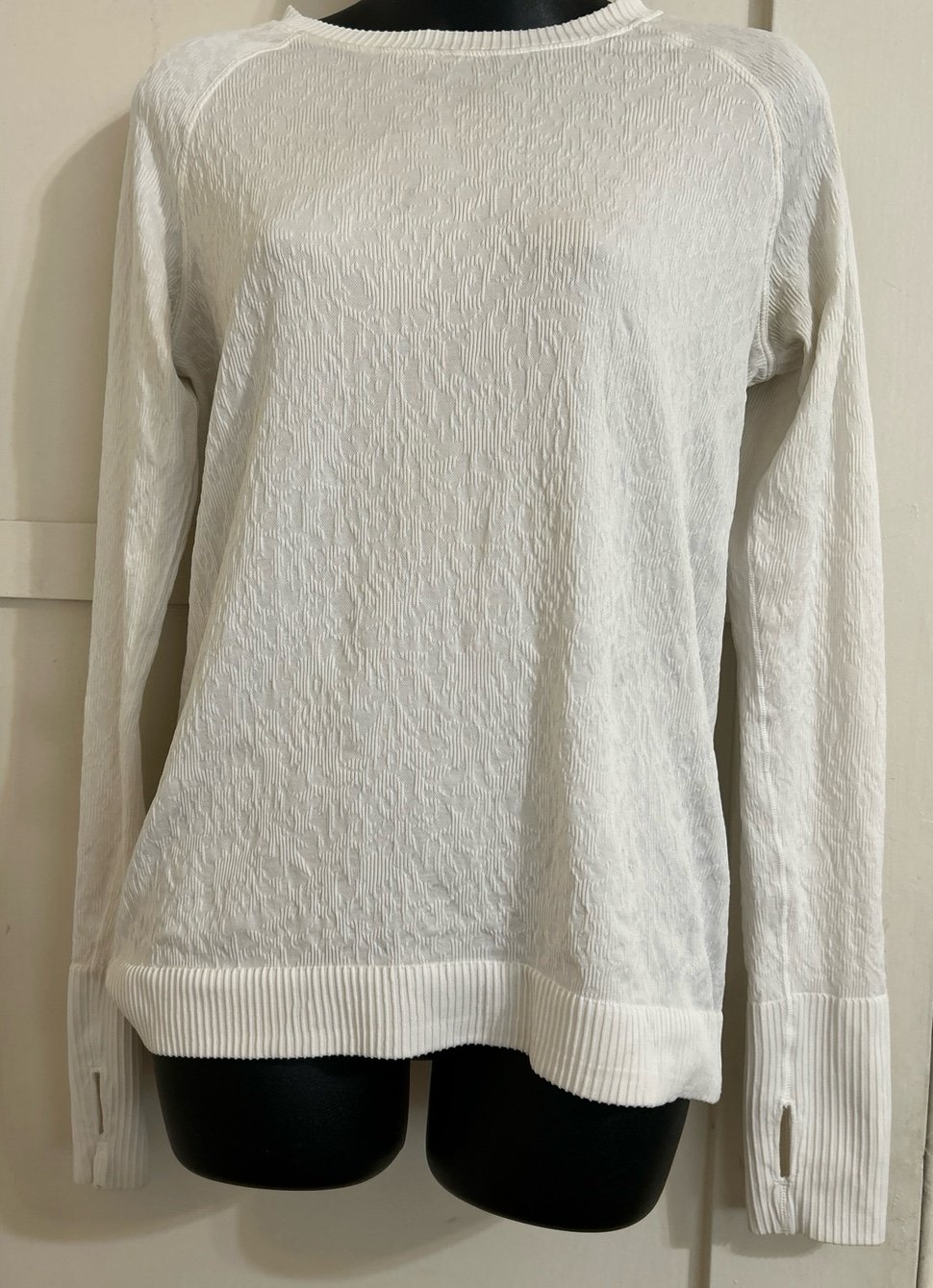 Lululemon White textured Size 10 long sleeve Shirt