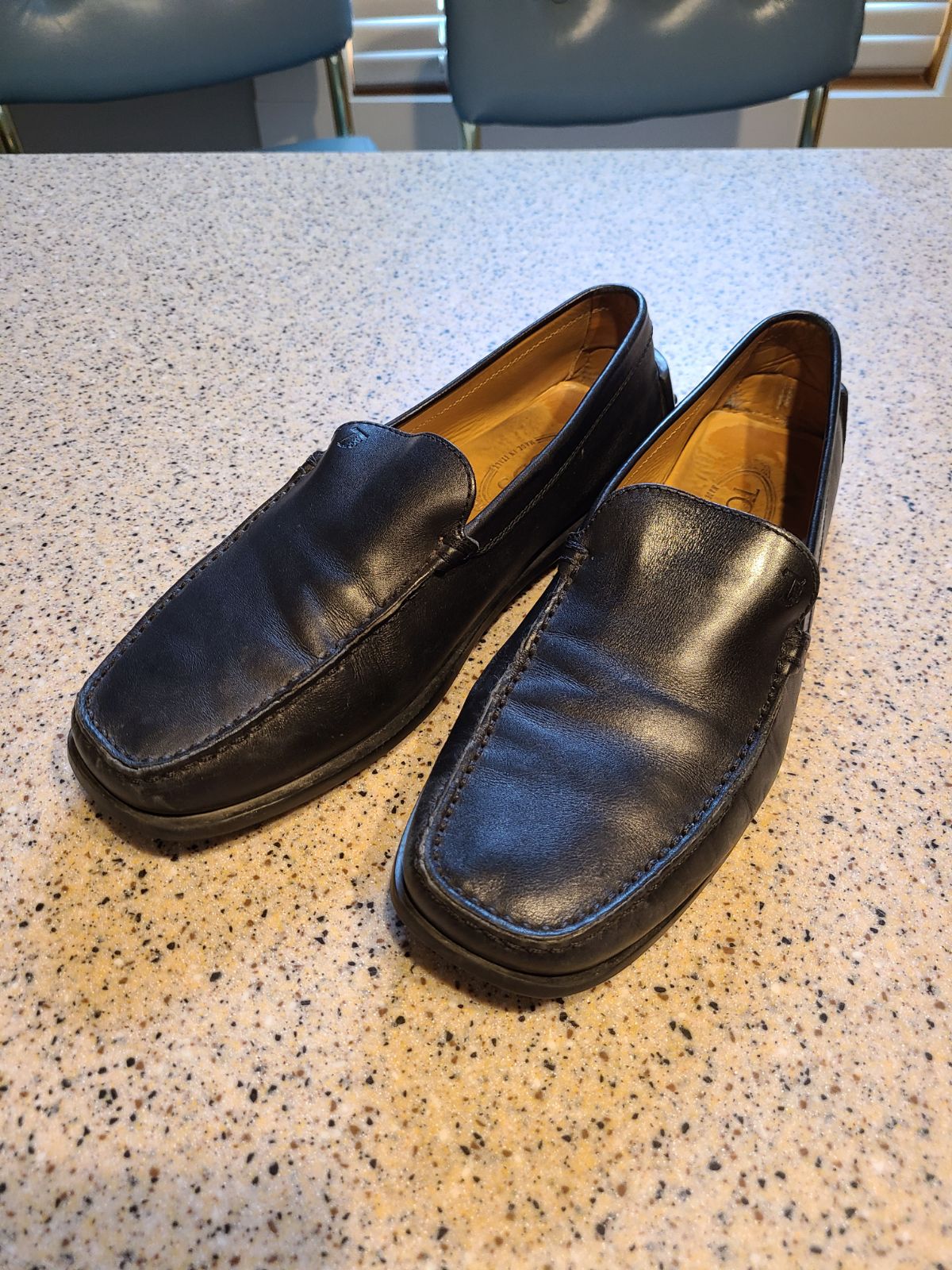 Tods SZ 9.5 Leather Loafers Black