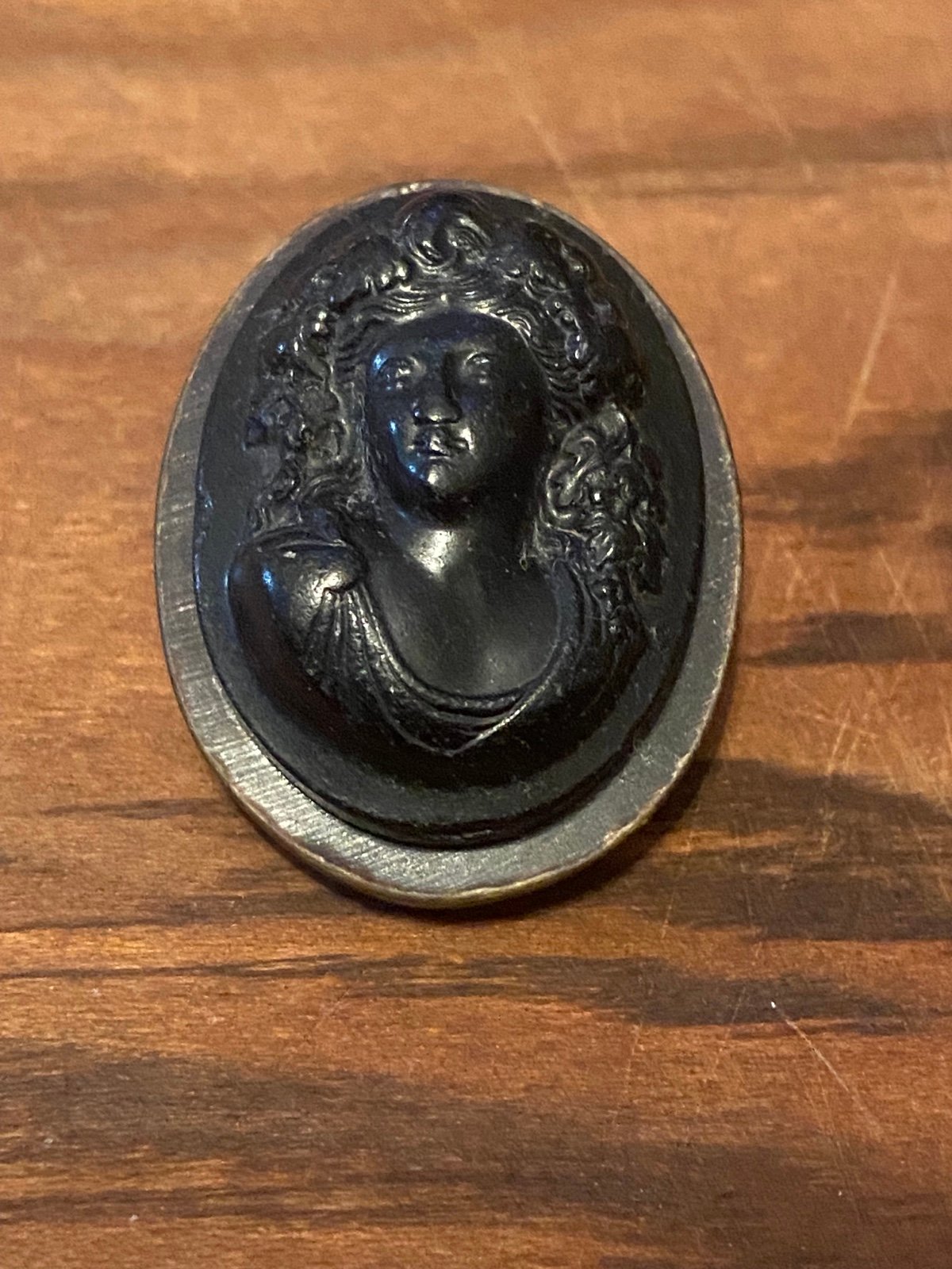 Beautiful mourning pin