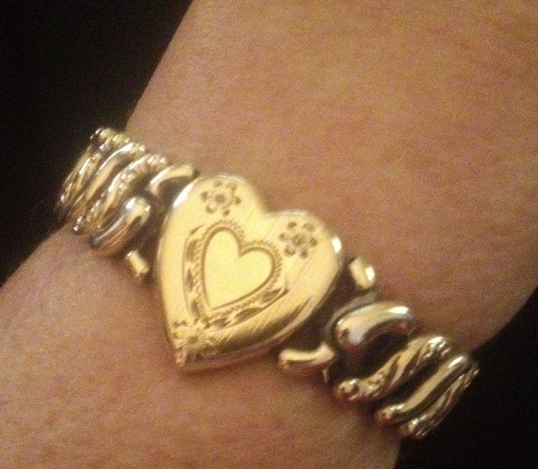 Vintage 1940s American Queen Bracelet