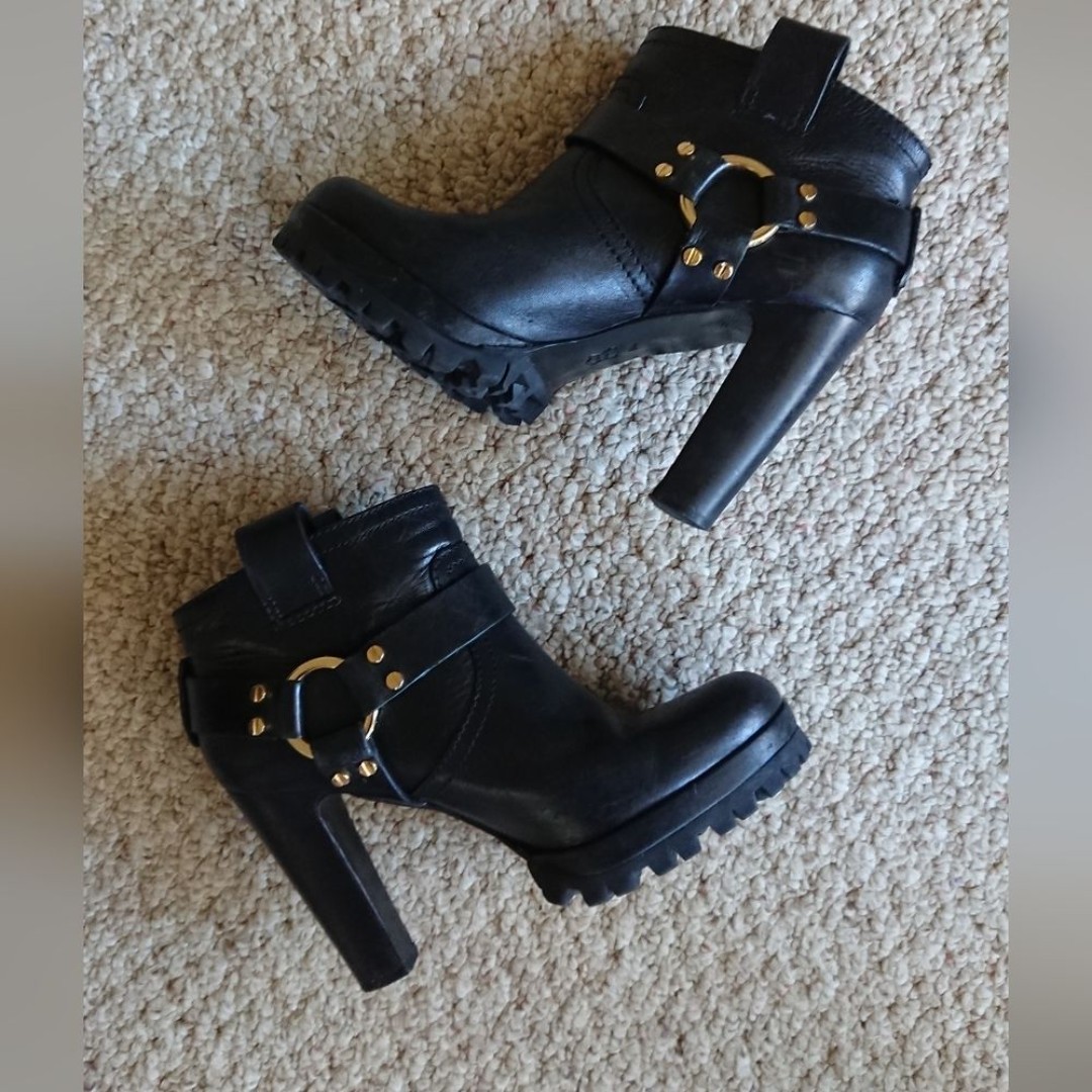 Tory Burch Rina Black Leather Ankle Lug Platform Bootie size 8M