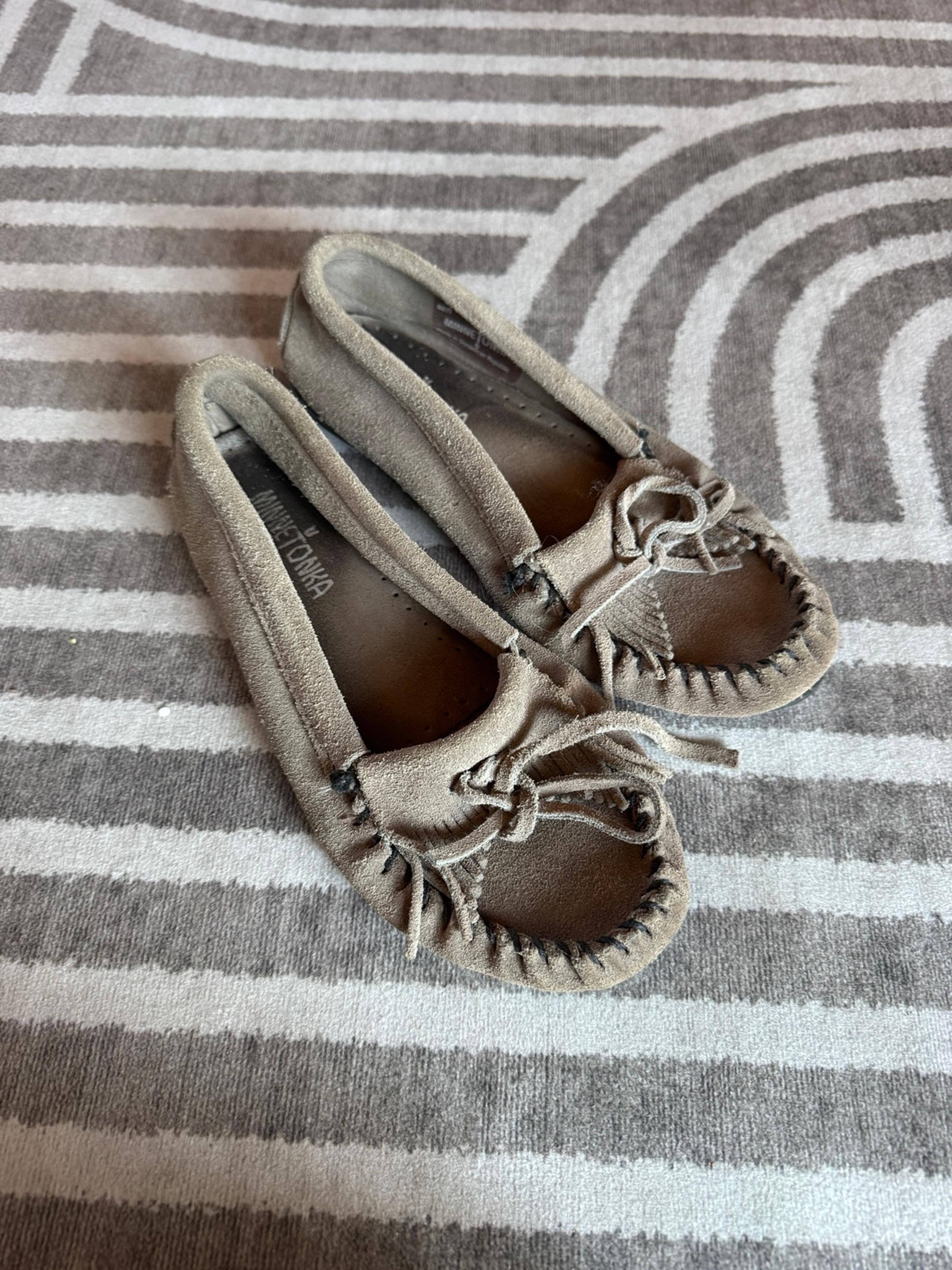 Women’s Minnetonka Slip-on Grey Moccasin Shoes - Size 7