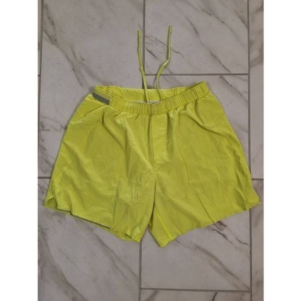 Lululemon Mens Medium Solar Yellow Training Shorts