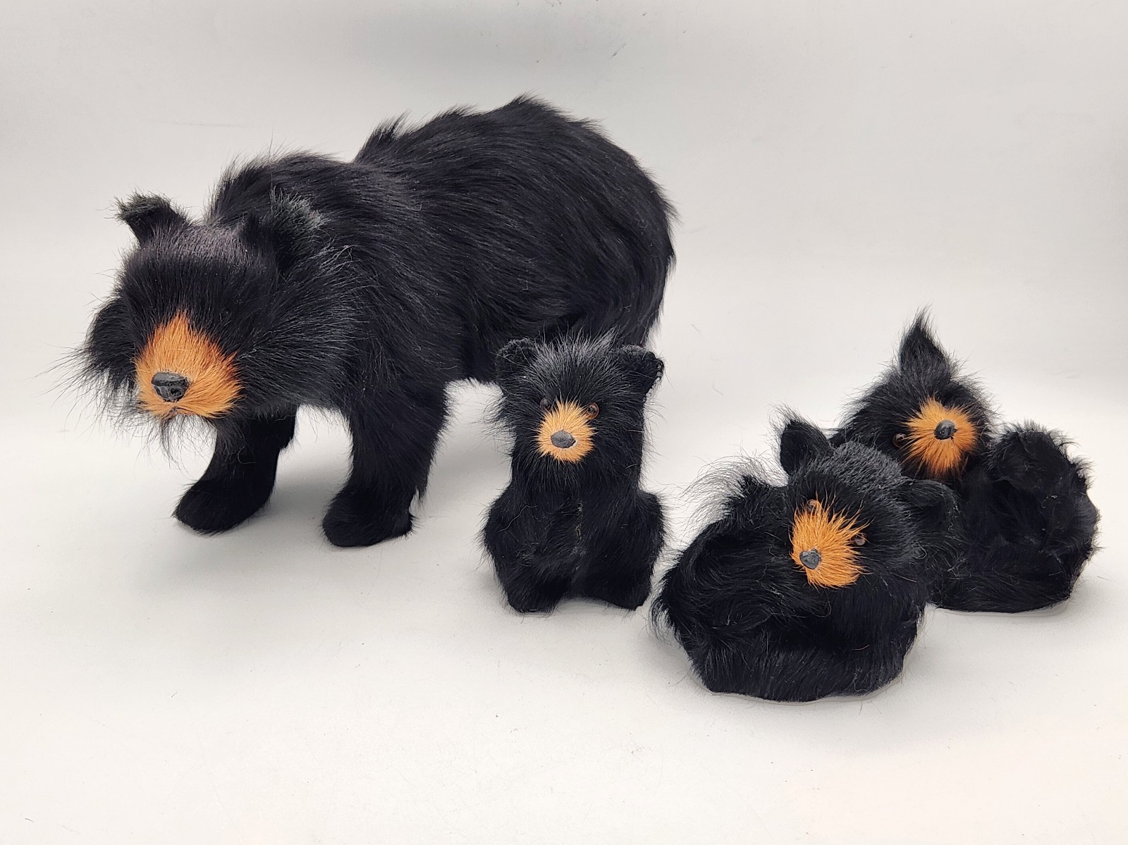 VTG 4 Piece Set Momma And Baby Black Bear Cubs Soft Rabbit Fur? Figurines