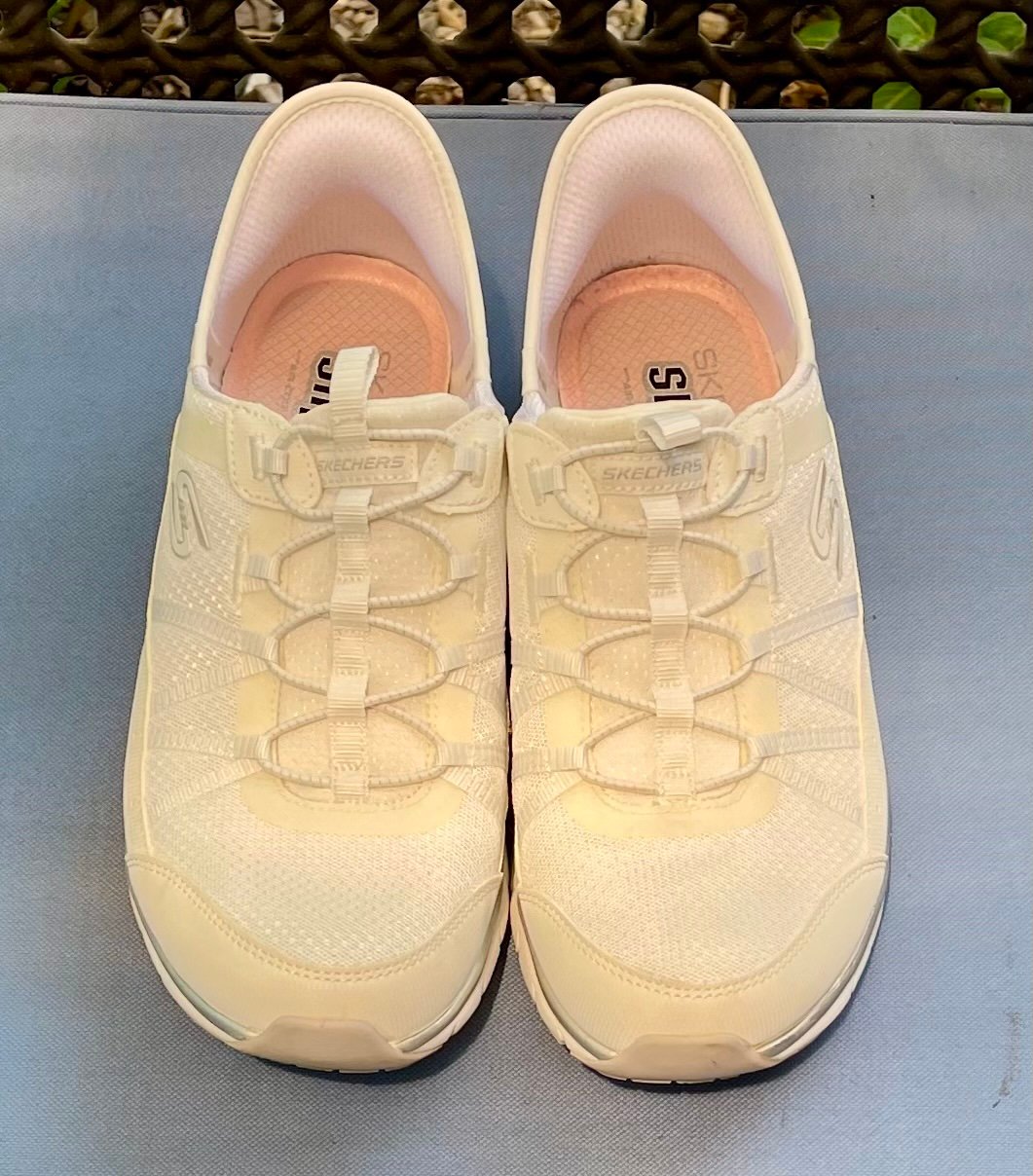Skechers slip on shoes