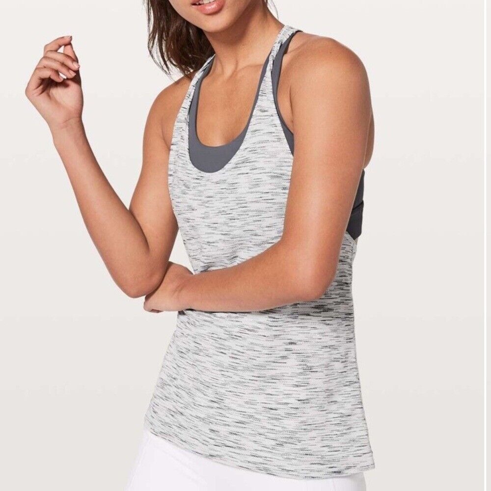 Lululemon Twist and Toil Tank gray build in sports bra Size 2 Lululemon top
