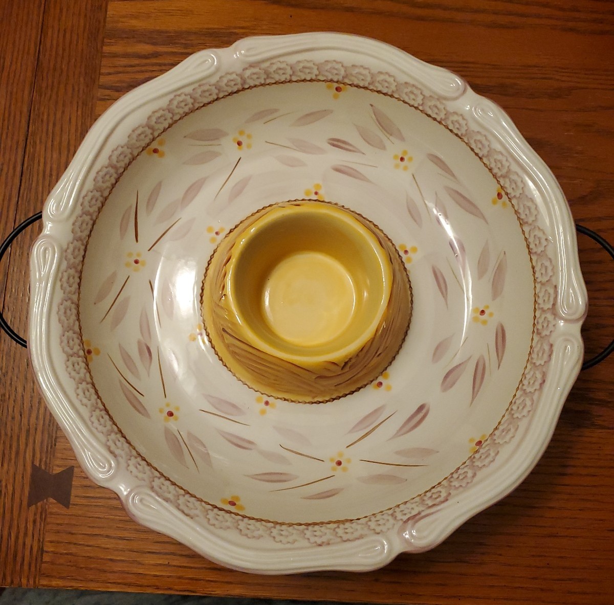 VERY RARE emptations Old World Lilac Chips and Dip Bowl with Rack
