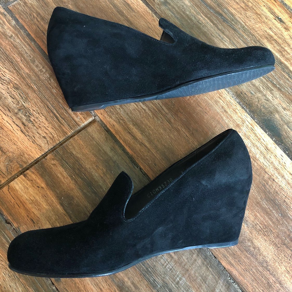 EUC Stuart Weitzman suede micro wedge