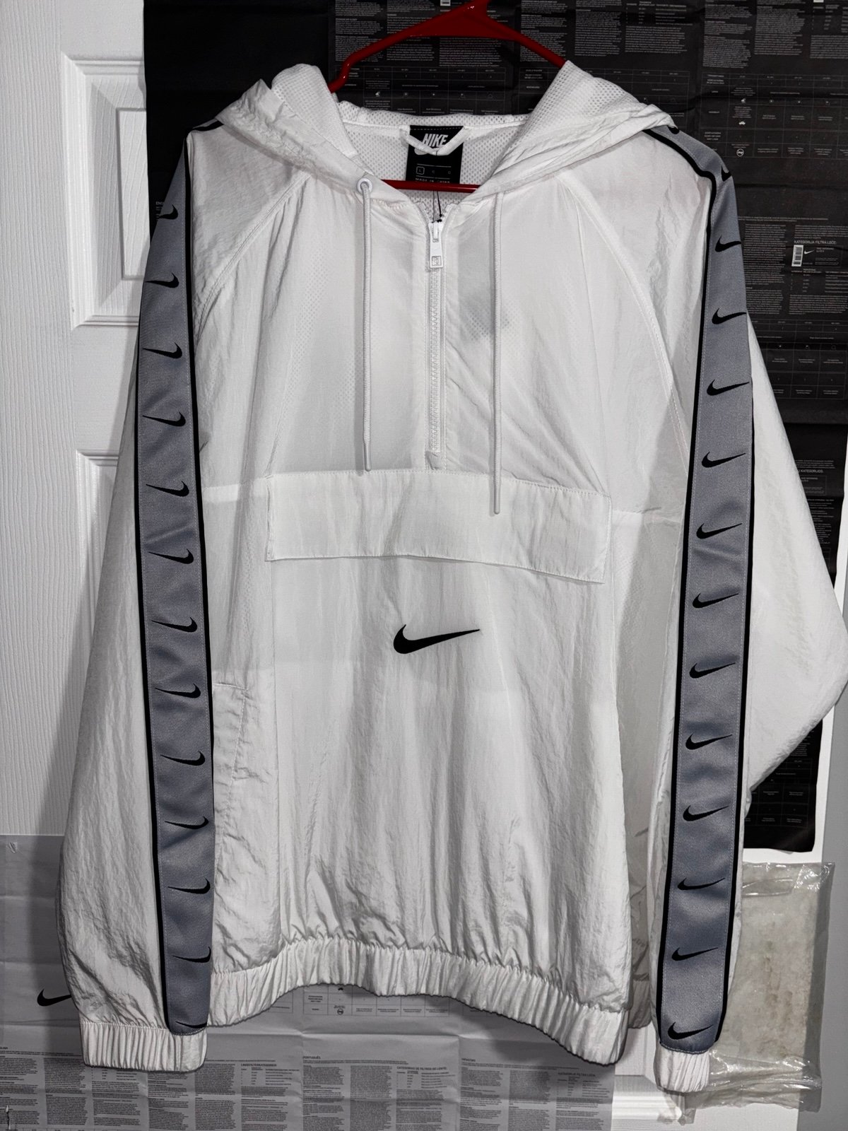 BRAND NWT Nike Mens Windbreaker Pull Over Hoodie Half Zip Large BIG SWOOSH NEW
