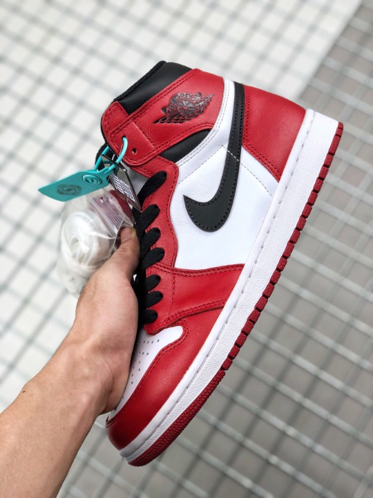 Air Jordan 1 Retro Chicago