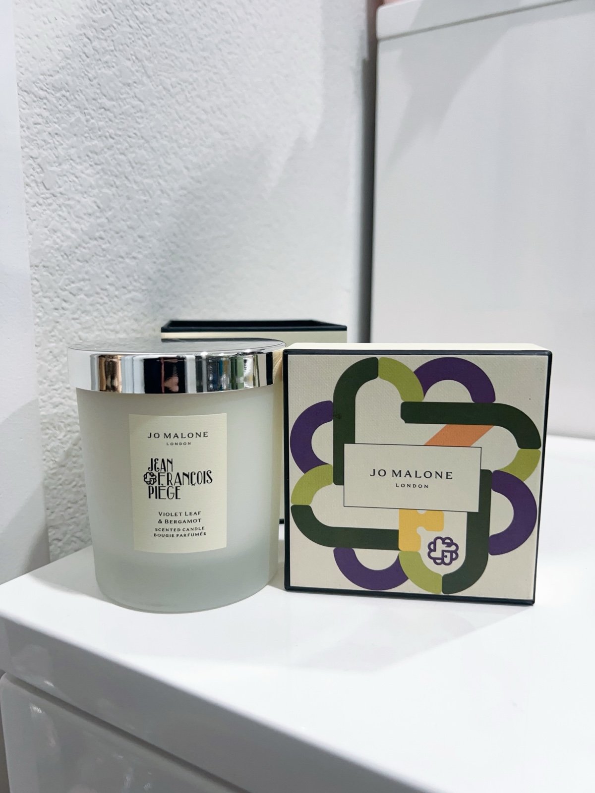 Jo Malone London Limited Edition Violet Leaf & Bergamot Scented Candle 200g