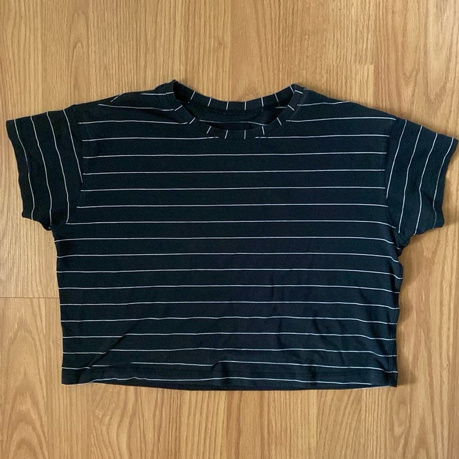 ❤️ Lululemon Cates Tee Size 4 Short Serve Stripe Black White