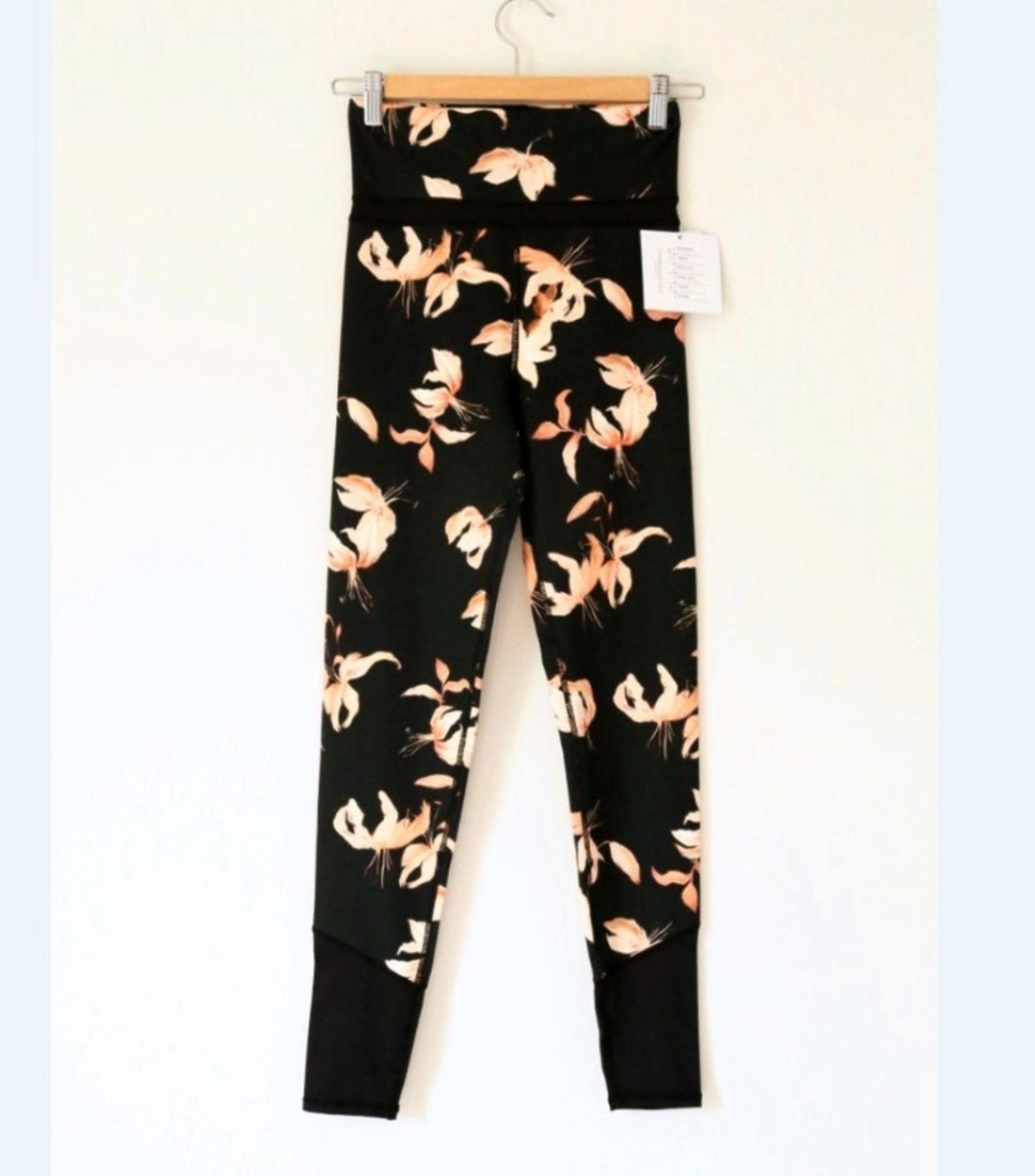 Threads 4 Thought Leggings