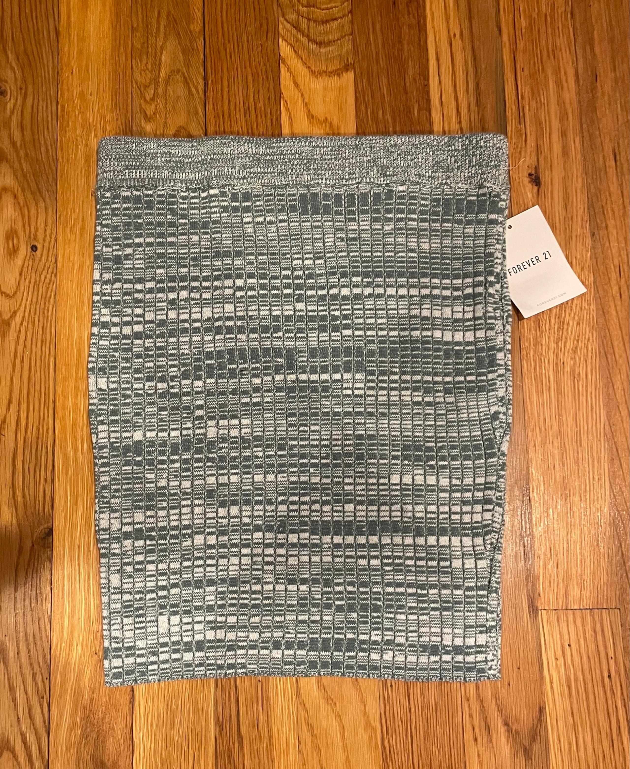 Forever 21 sweater knit mini skirt
