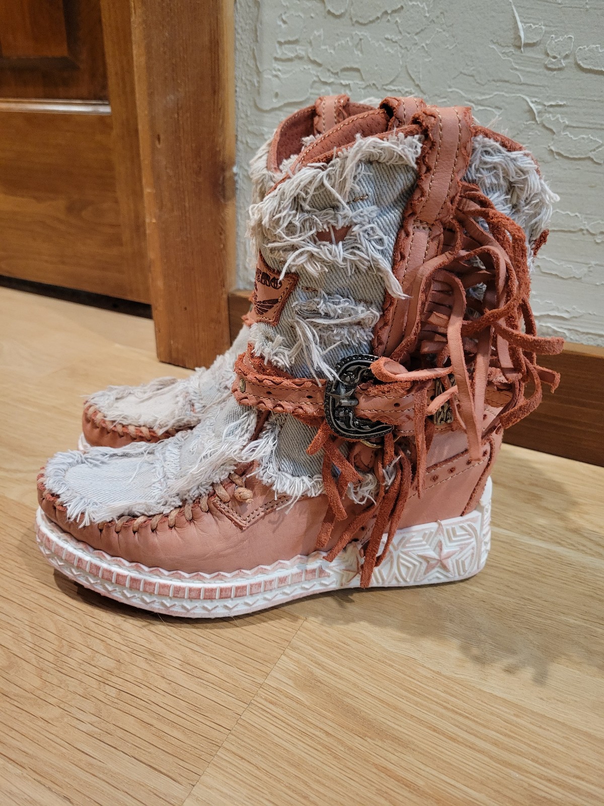 New El Vaquero Arya Limited Atomic Rose Distressed Ankle Boots 38