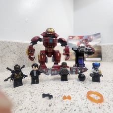 LEGO 76104 The Hulkbuster Smash-Up (100% complete)