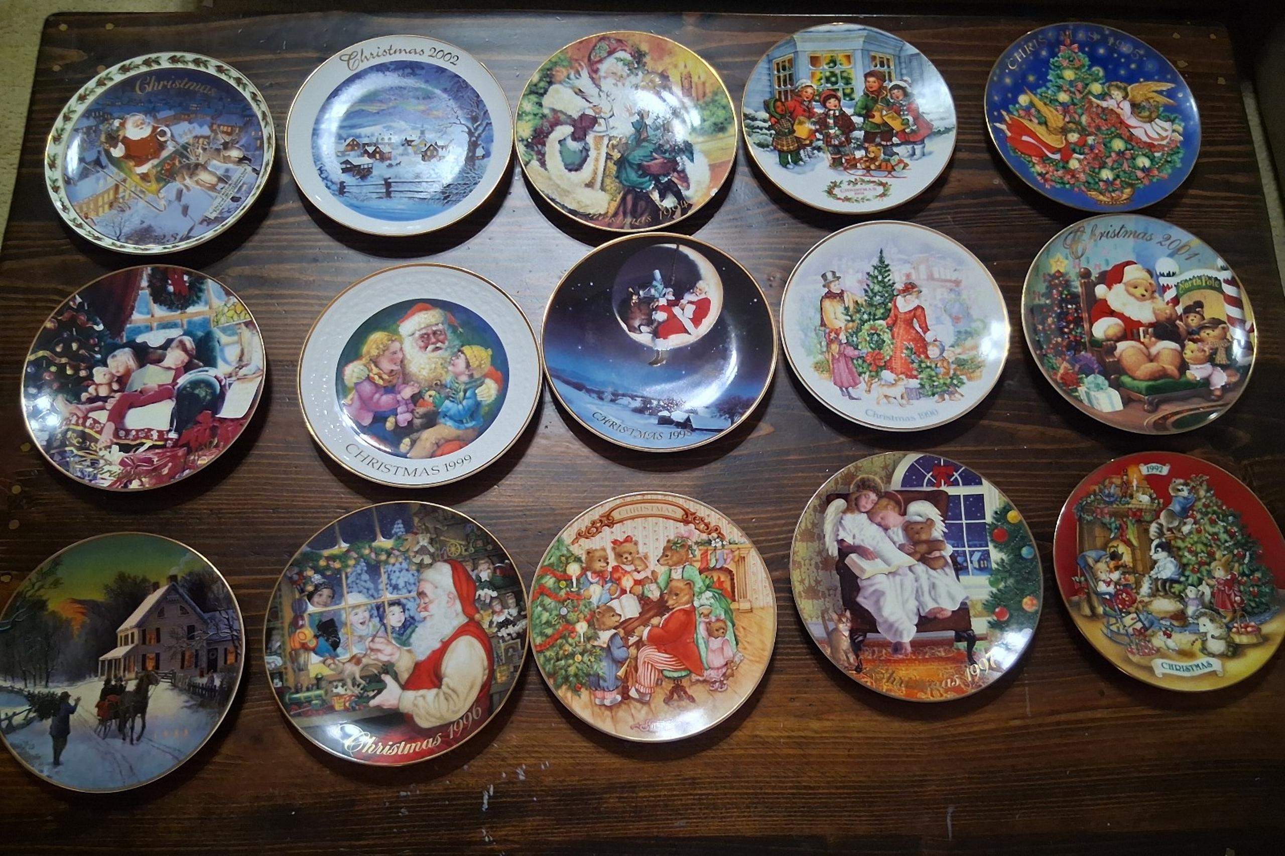 Lot of 21 Avon Christmas Plate Collection
