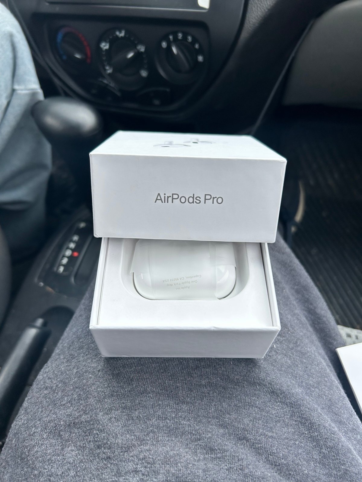 AirPods