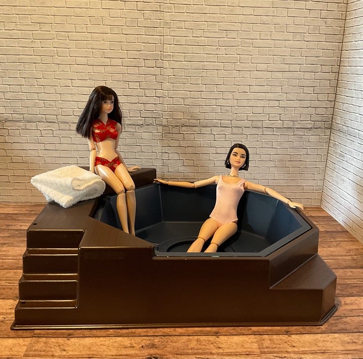 Barbie 1/6 hot tub. Hot tub only.