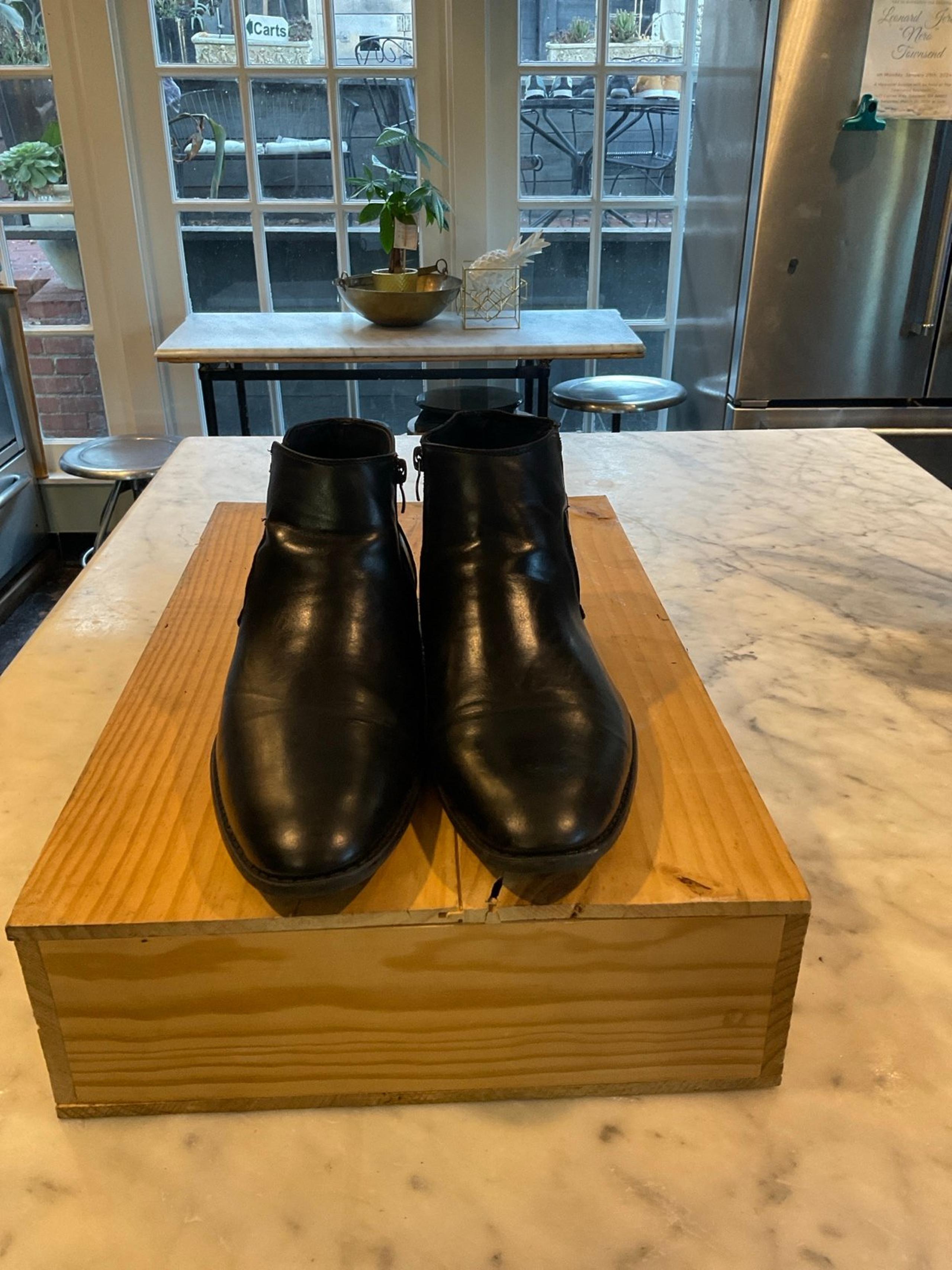 Adolfo Chelsea Boots with Zipper Size 10.5 / EU 43