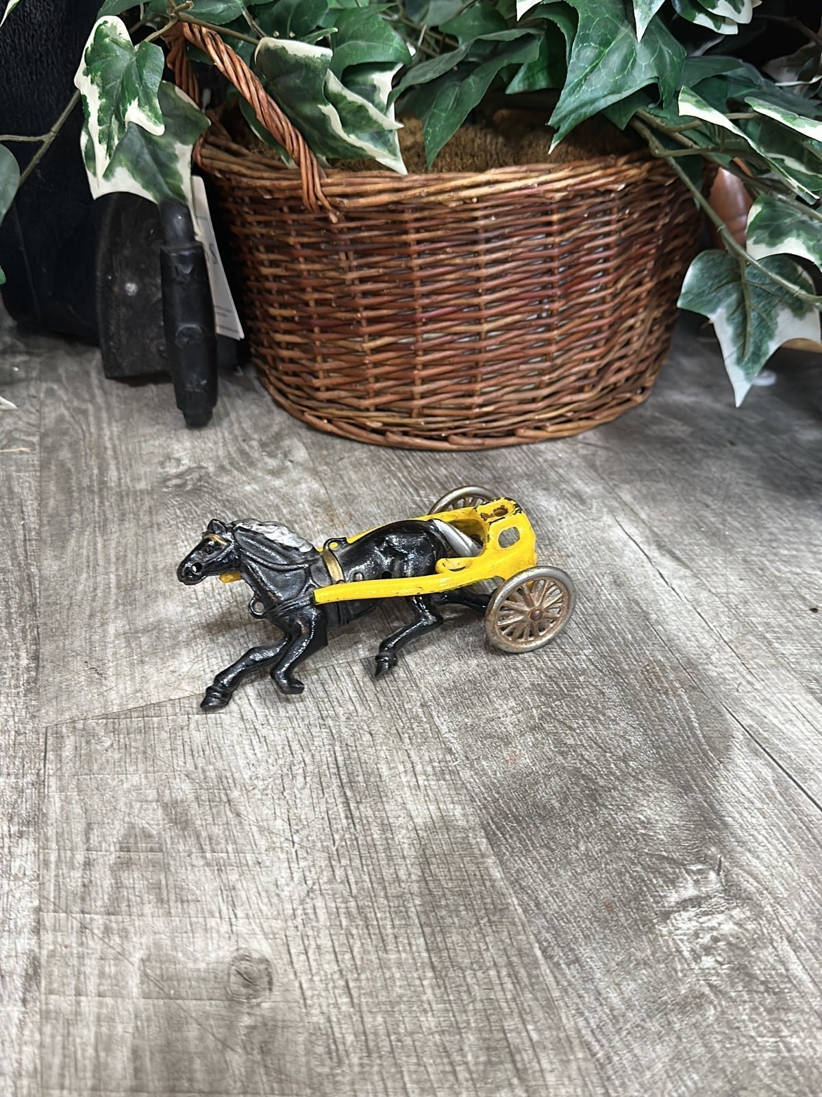 Vintage Kenton toys Cast Iron Horse