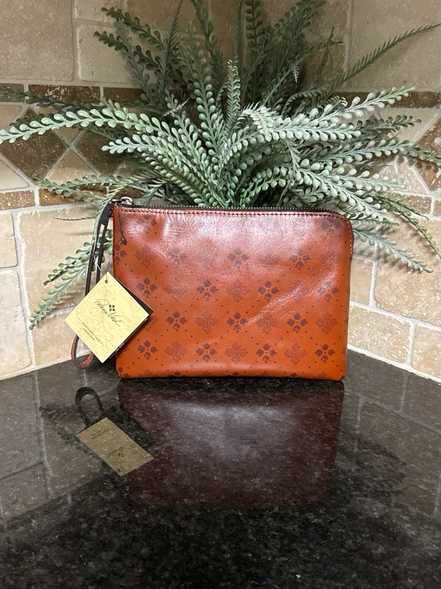 Patricia Nash Cassini Signature Print Tan Wristlet