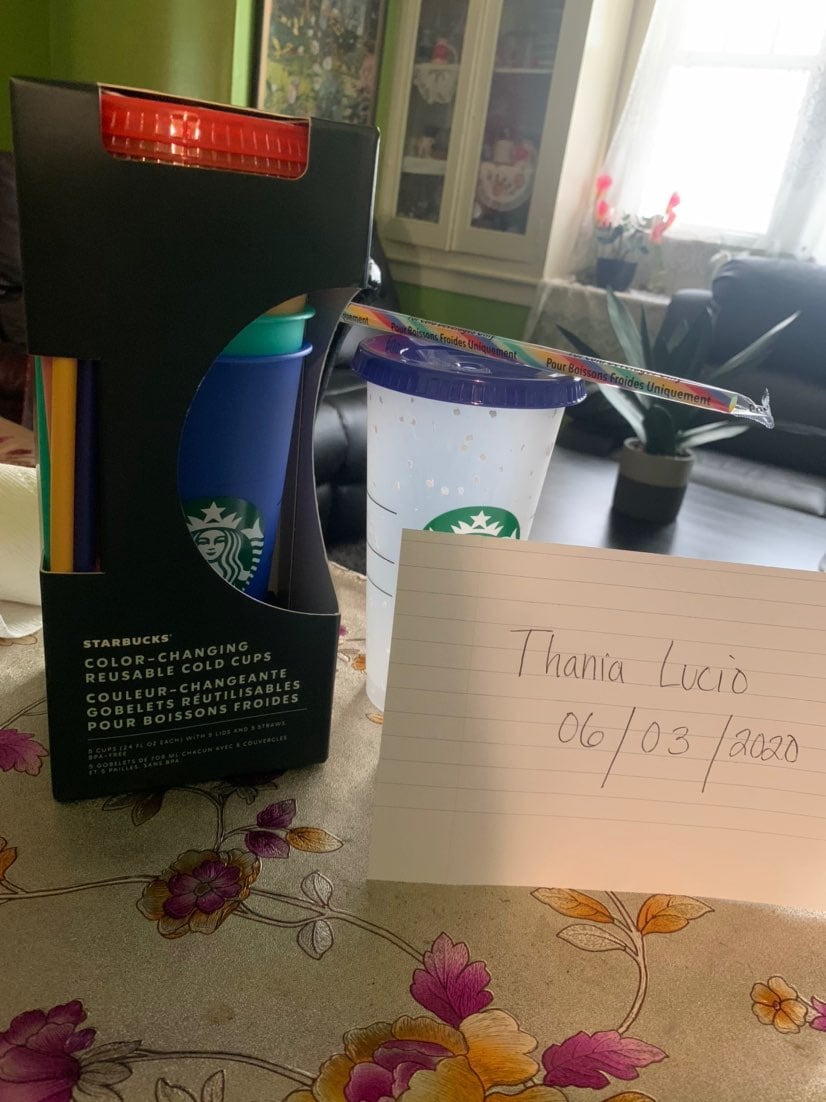 Color changing cups set + confetti!