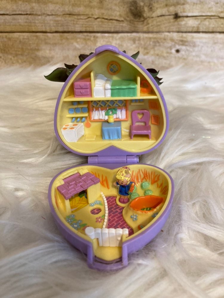 Vintage 1993 Bluebird Polly Pocket Pretty Bunnies